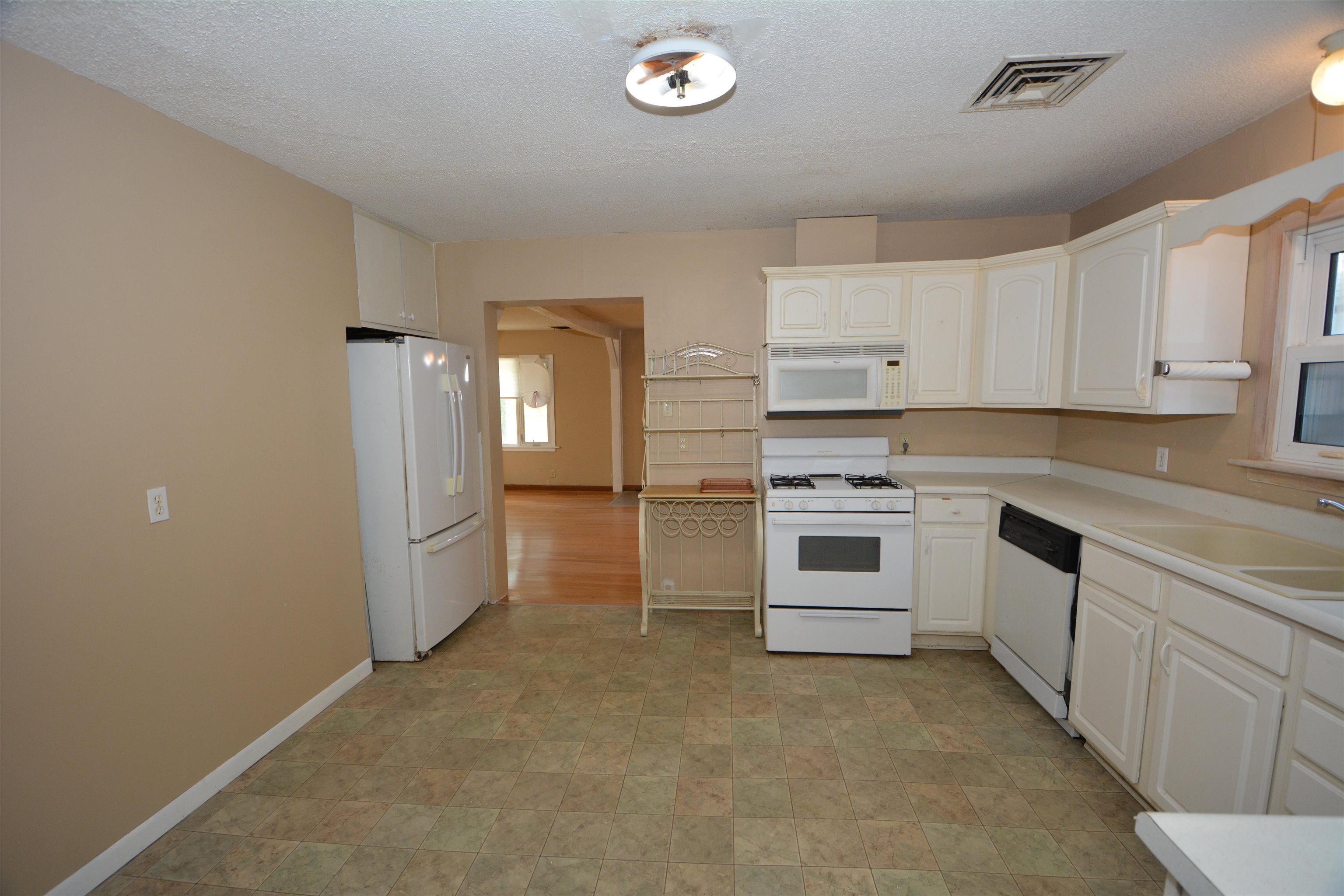 216 N Blankenship Rd Property Photo 3