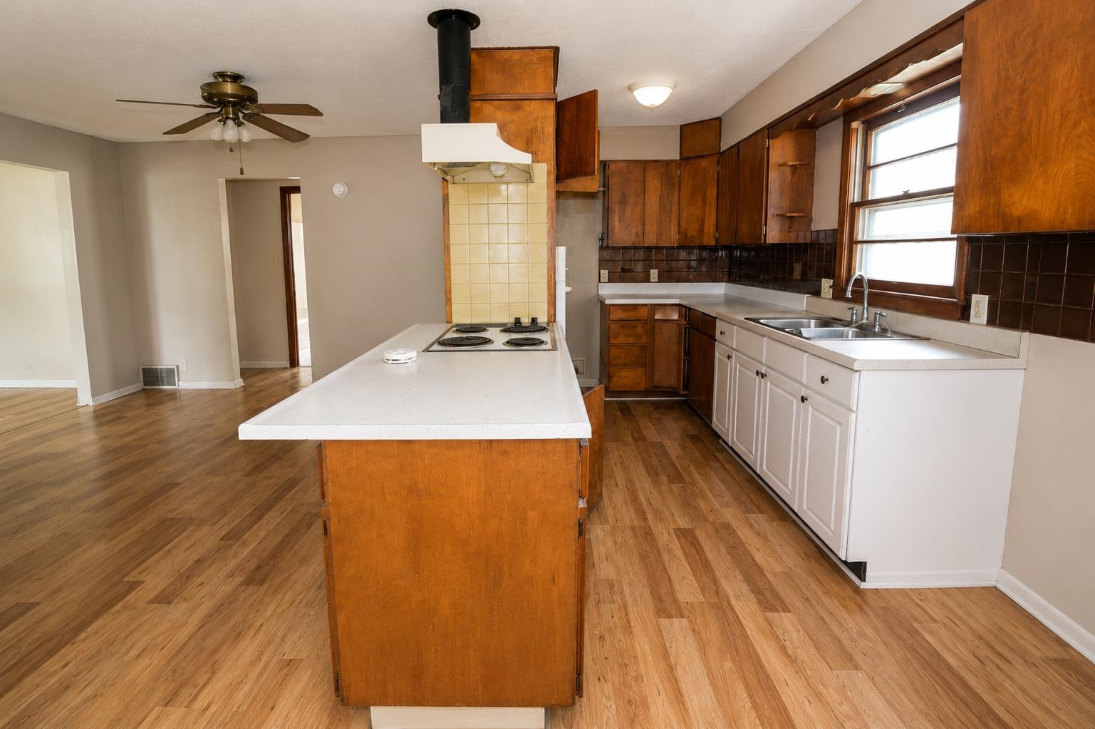 412 N Washington Property Photo 5
