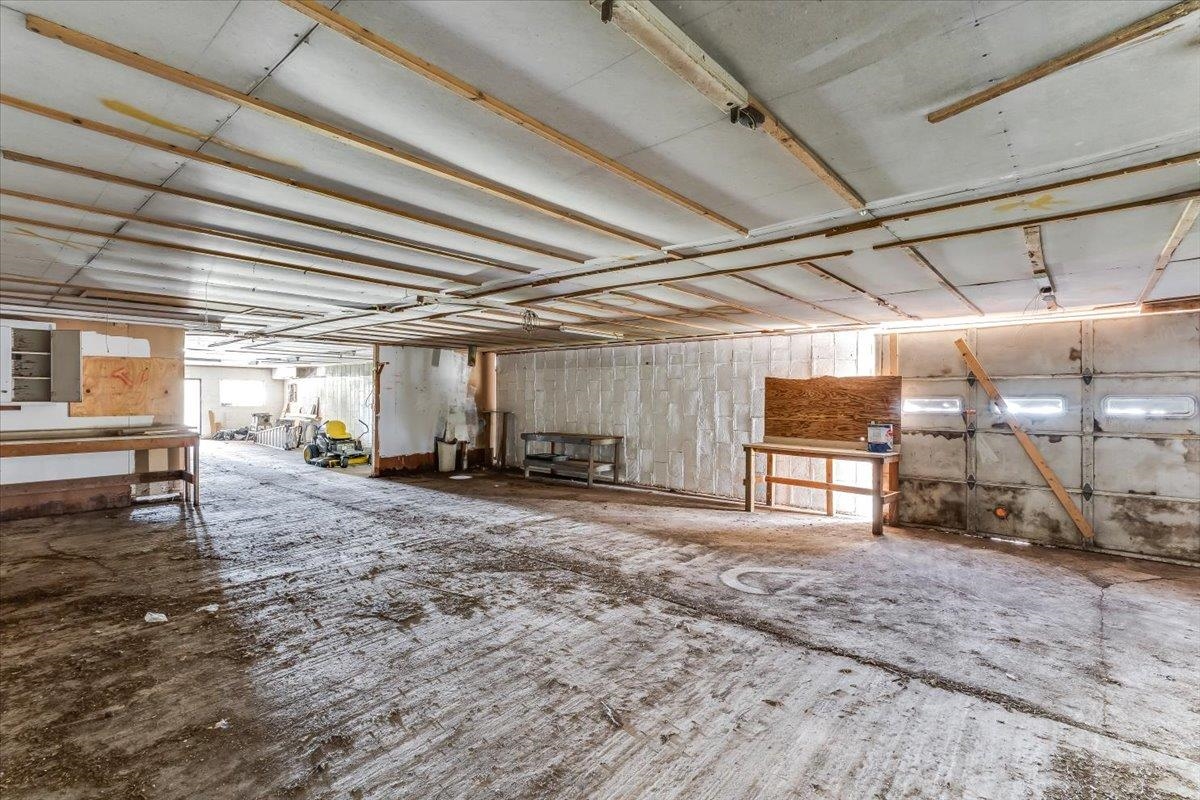 211 S Commercial Ave Property Photo 29