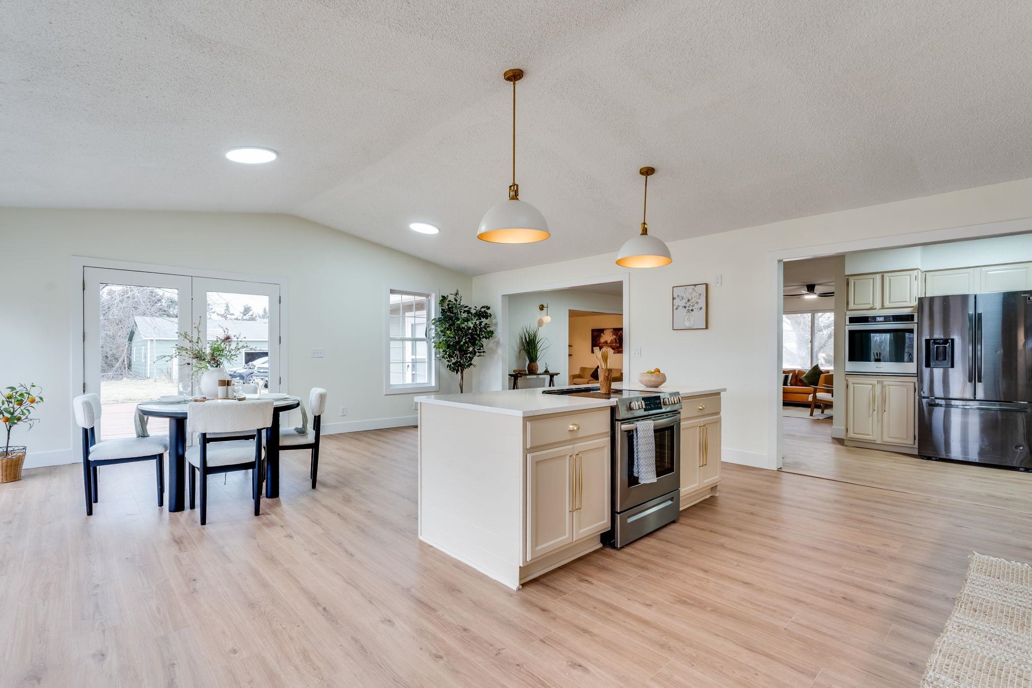 14511 W Selma Property Photo 8