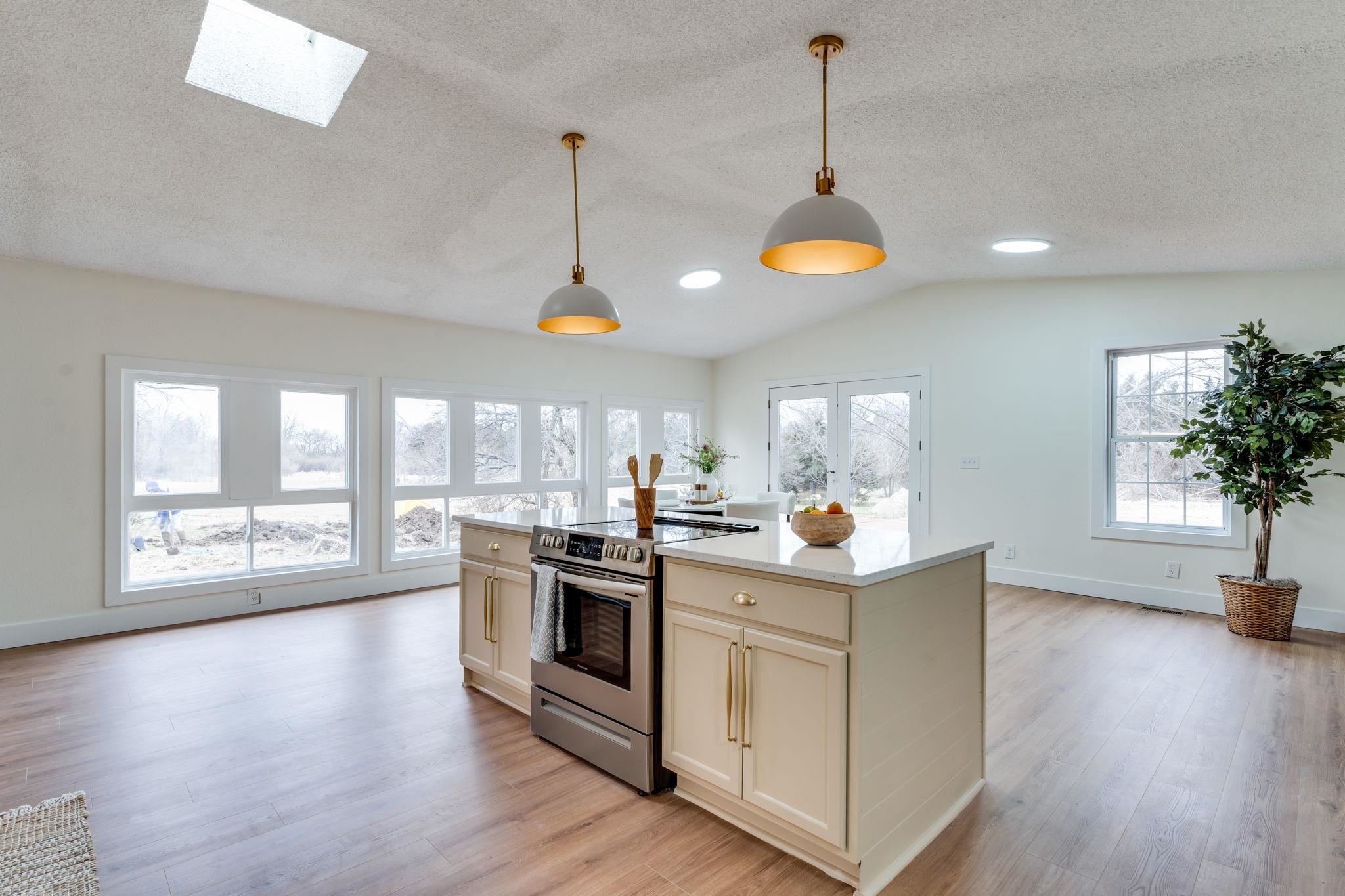 14511 W Selma Property Photo 9