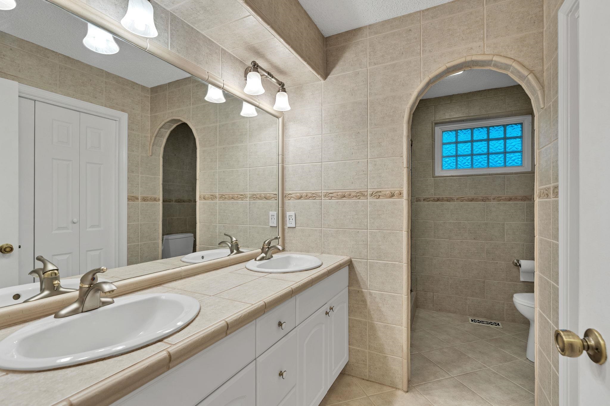 1340 S Greenwich Property Photo 16