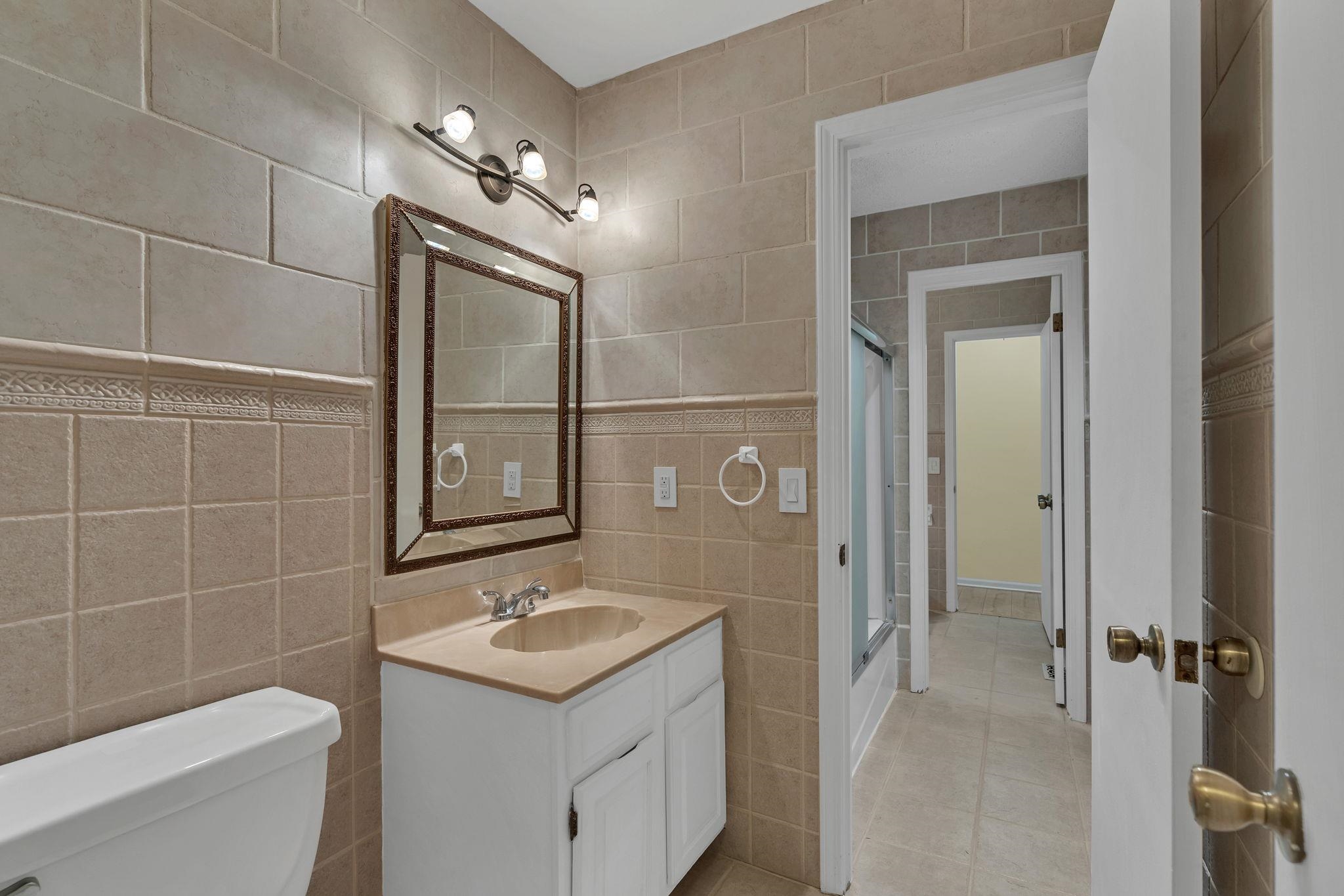 1340 S Greenwich Property Photo 22