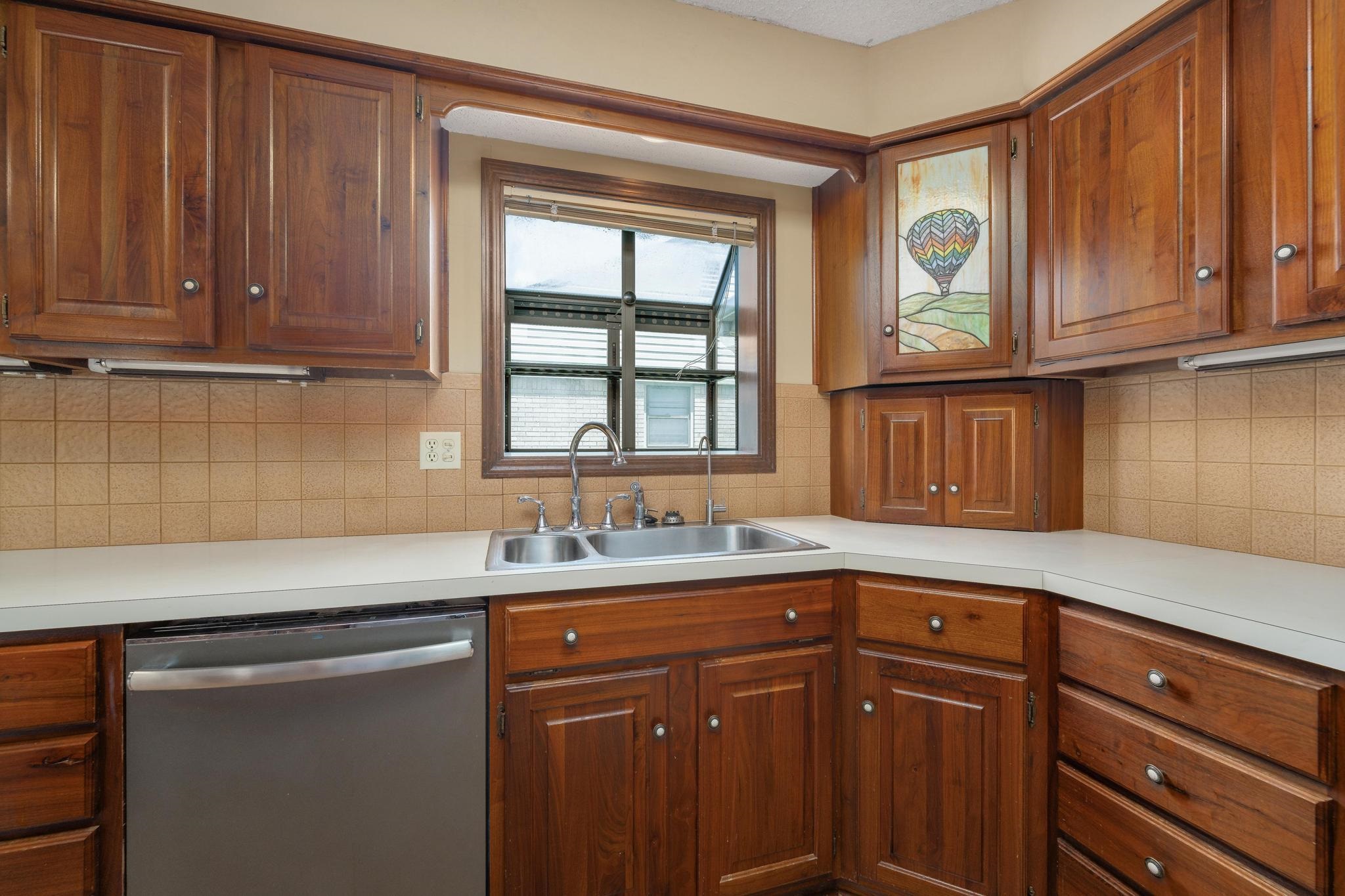 1631 N Clarence Ave Property Photo 14