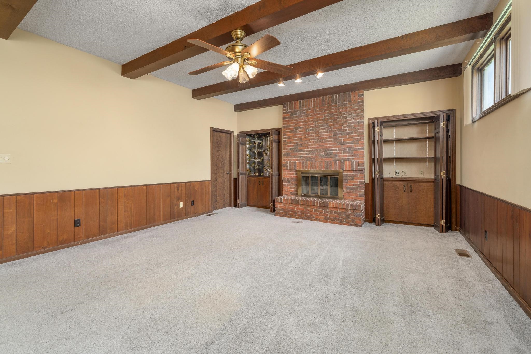 1631 N Clarence Ave Property Photo 16