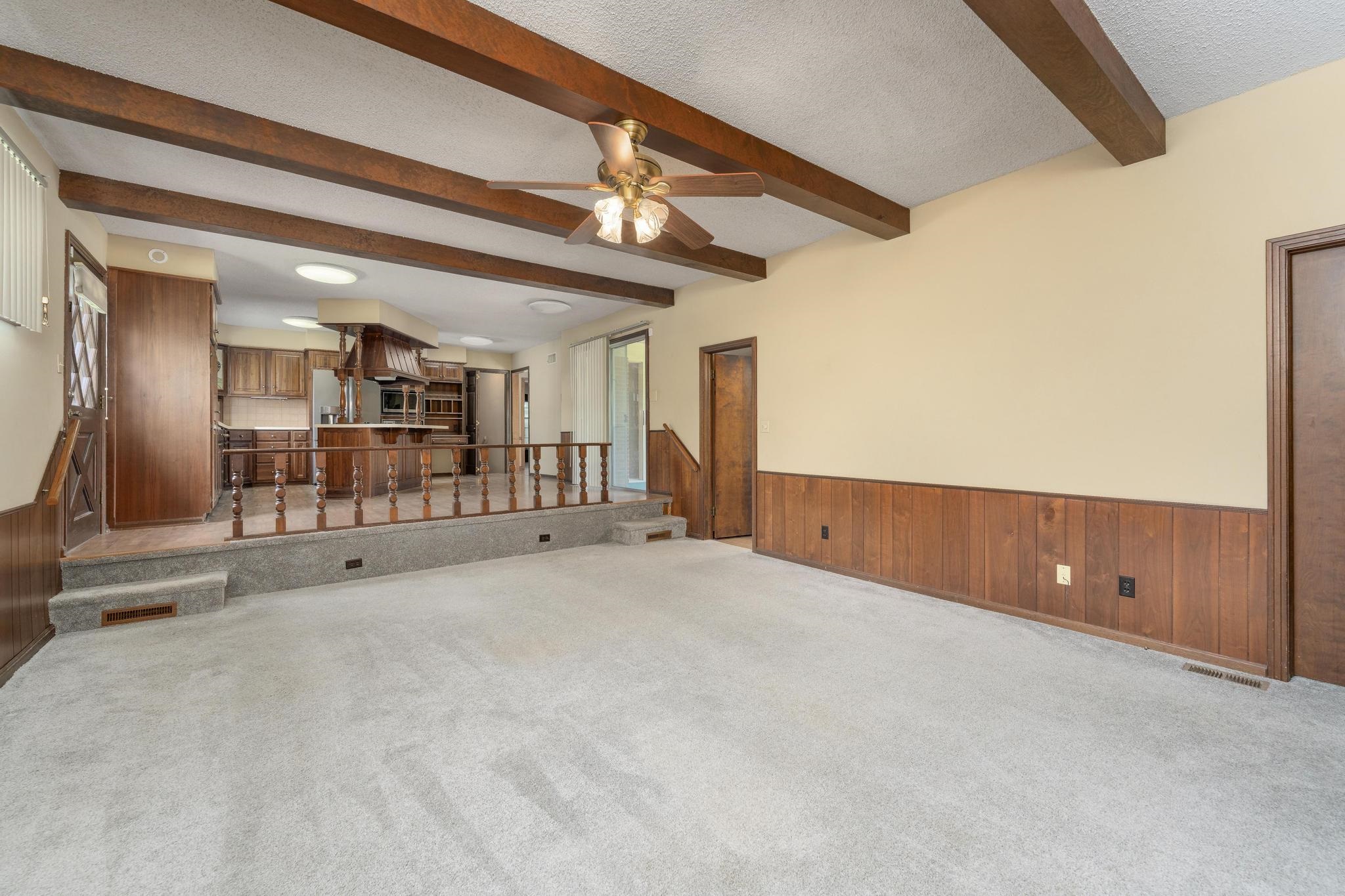 1631 N Clarence Ave Property Photo 17