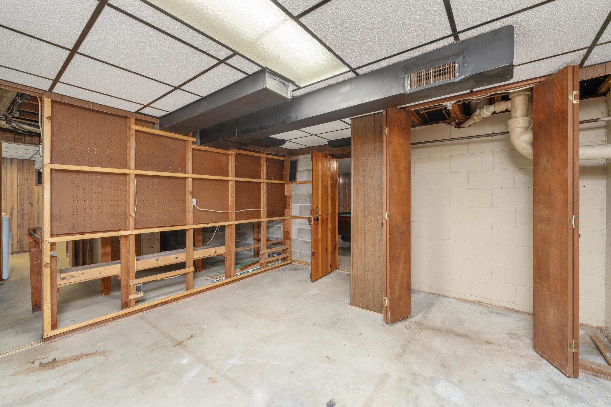 1631 N Clarence Ave Property Photo 26