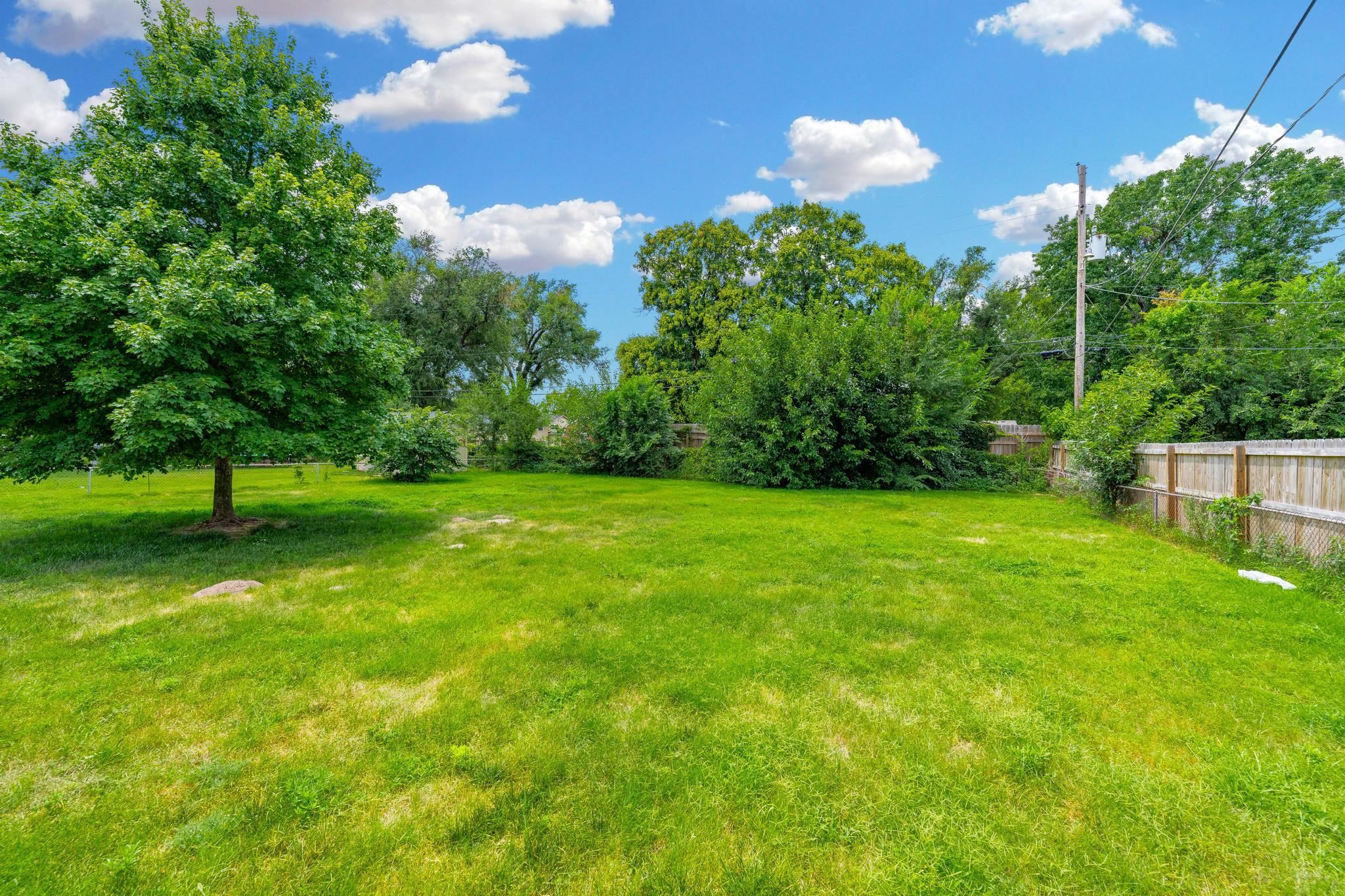 1631 N Clarence Ave Property Photo 31