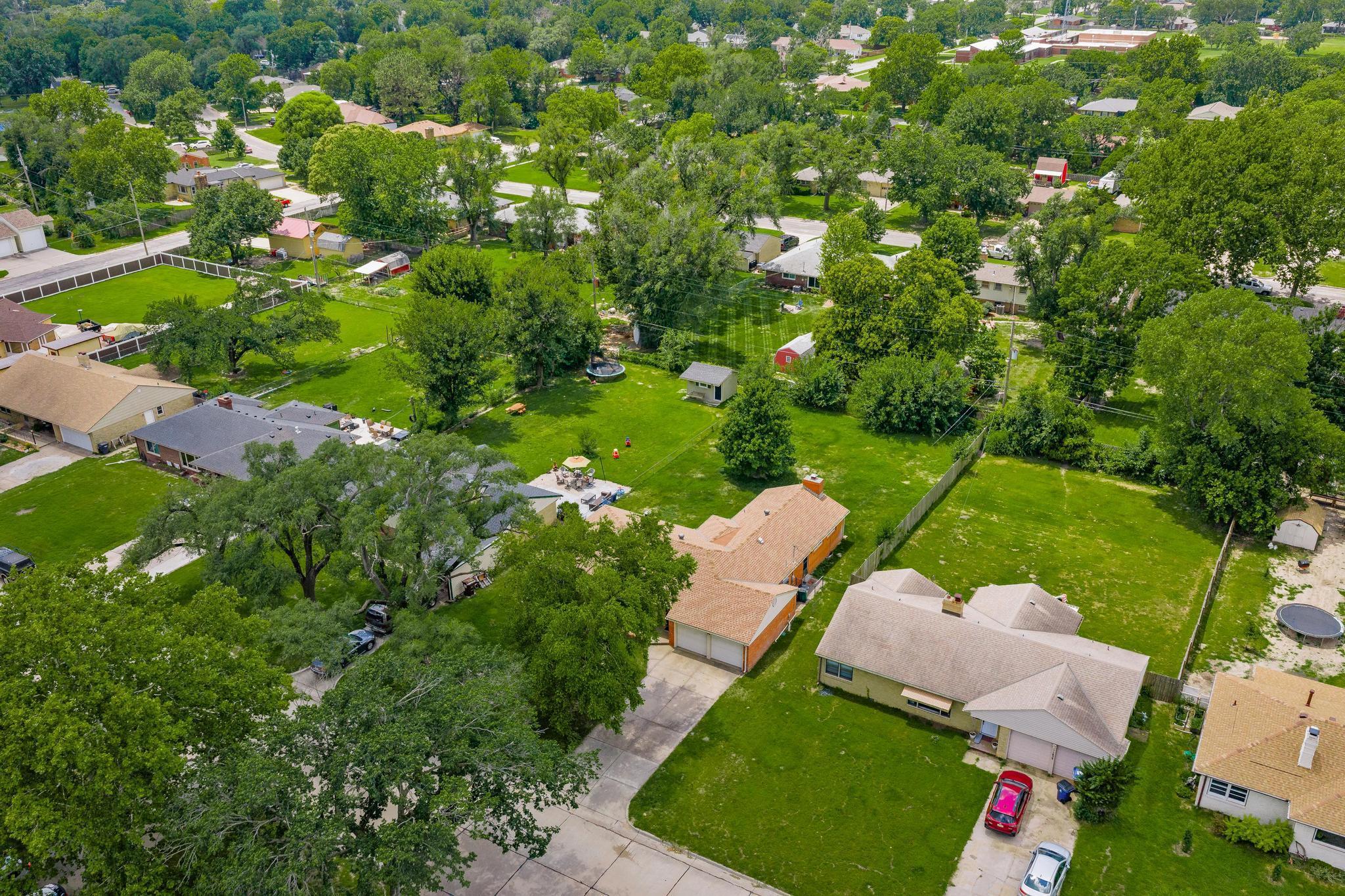 1631 N Clarence Ave Property Photo 35