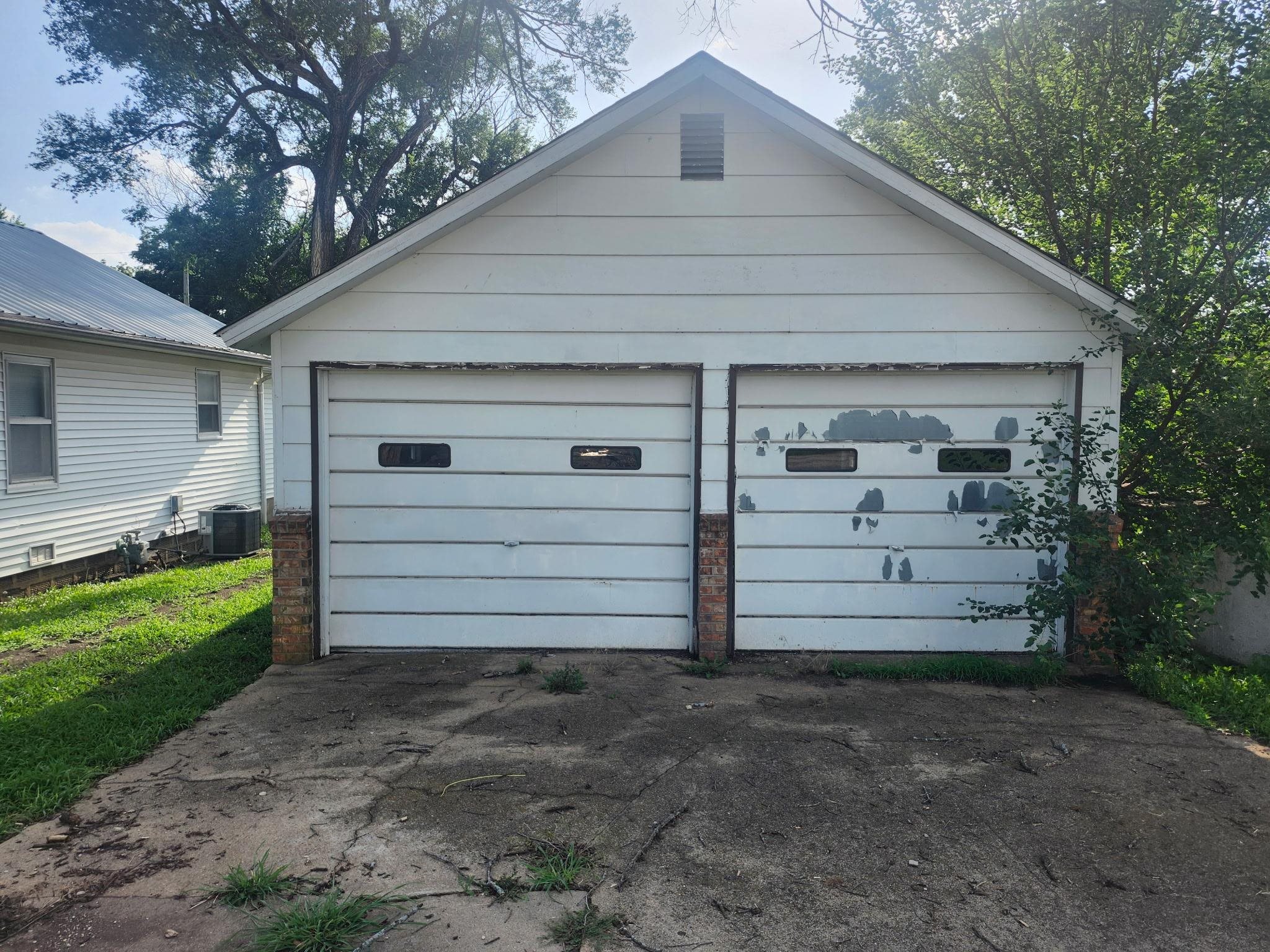 421 N Chestnut Property Photo 5