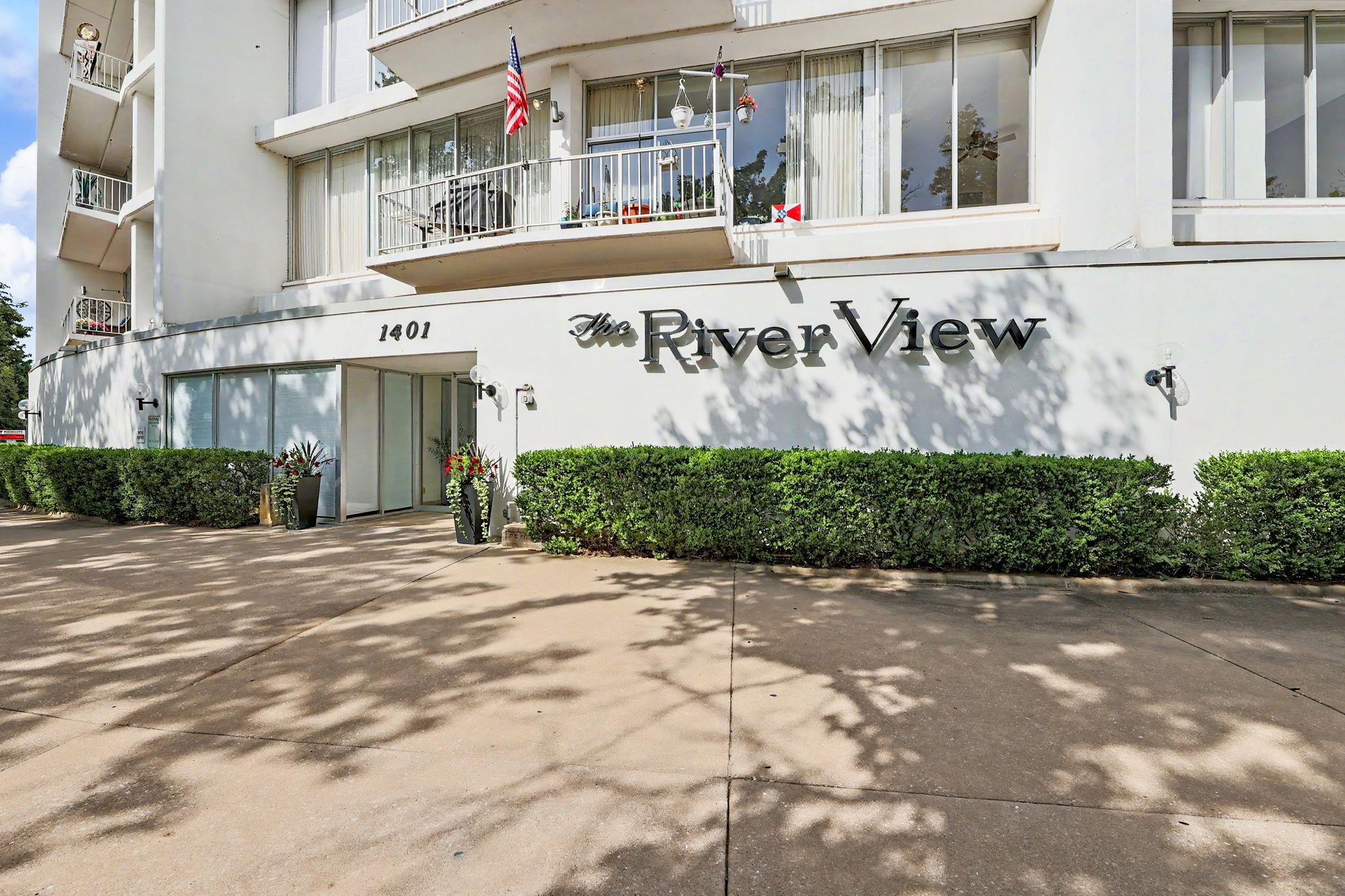 1401 W River Blvd. Property Photo 1