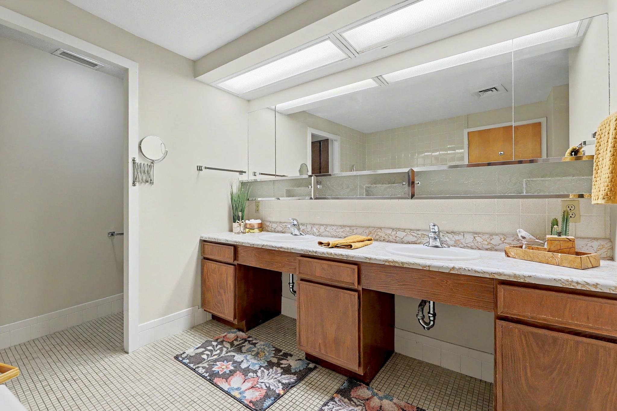 1401 W River Blvd. Property Photo 22