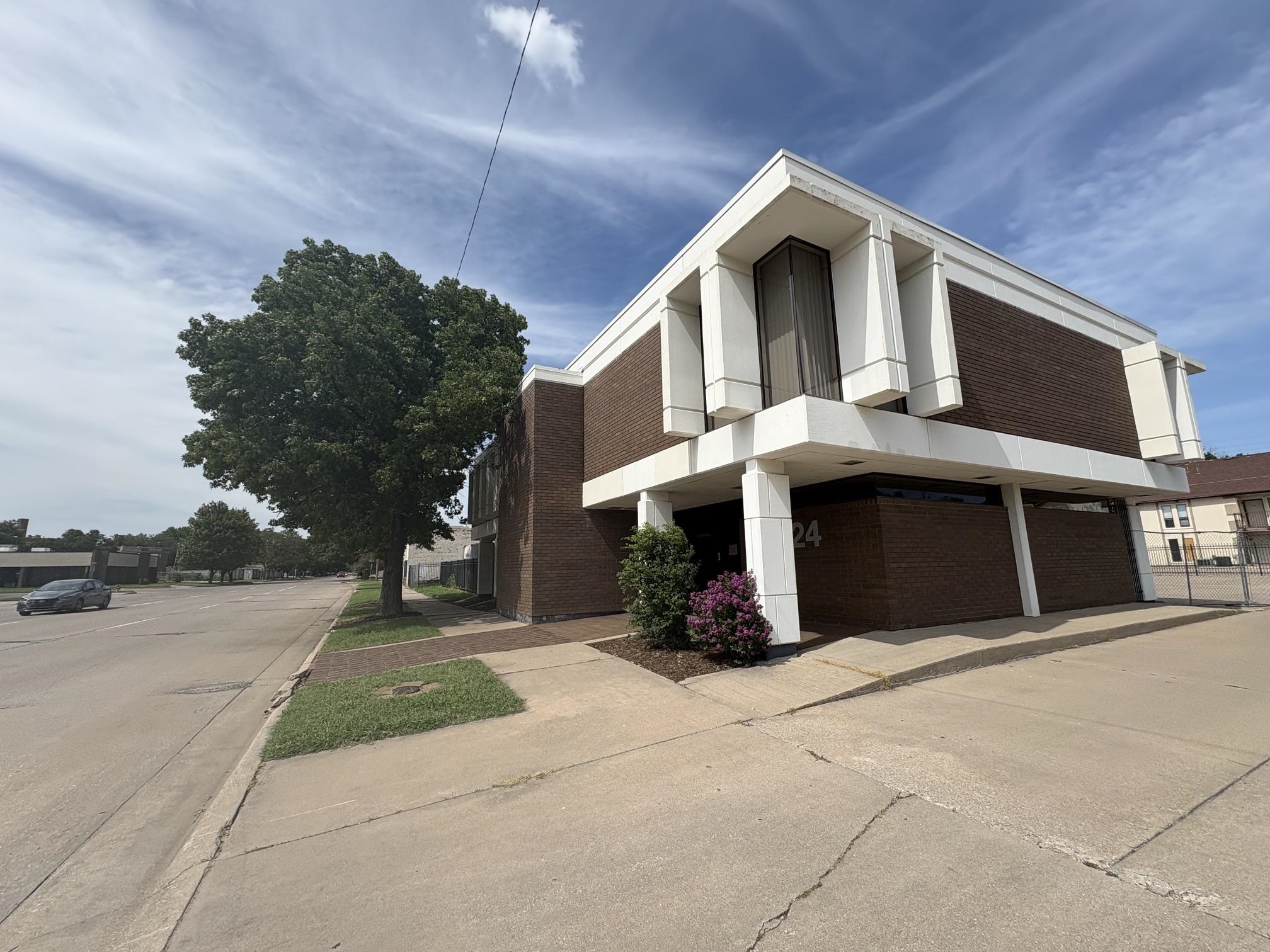 924 N Main St. Property Photo 1
