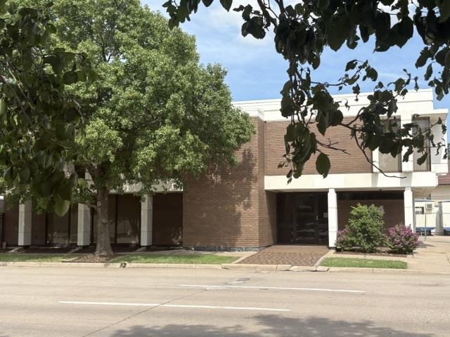 924 N Main St. Property Photo 3