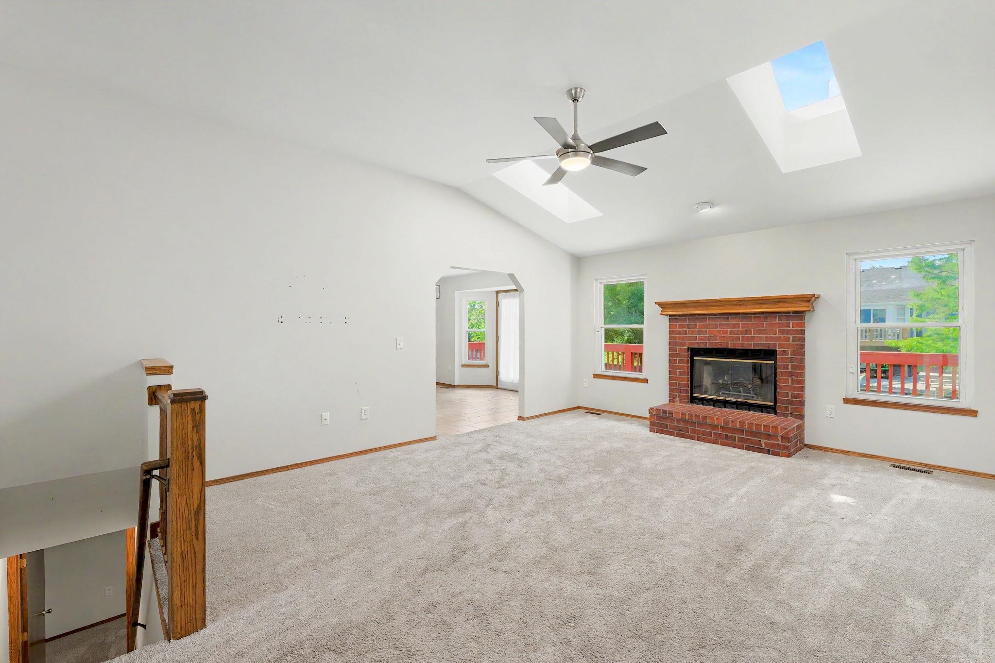 1707 E Oxford Cir Property Photo 4