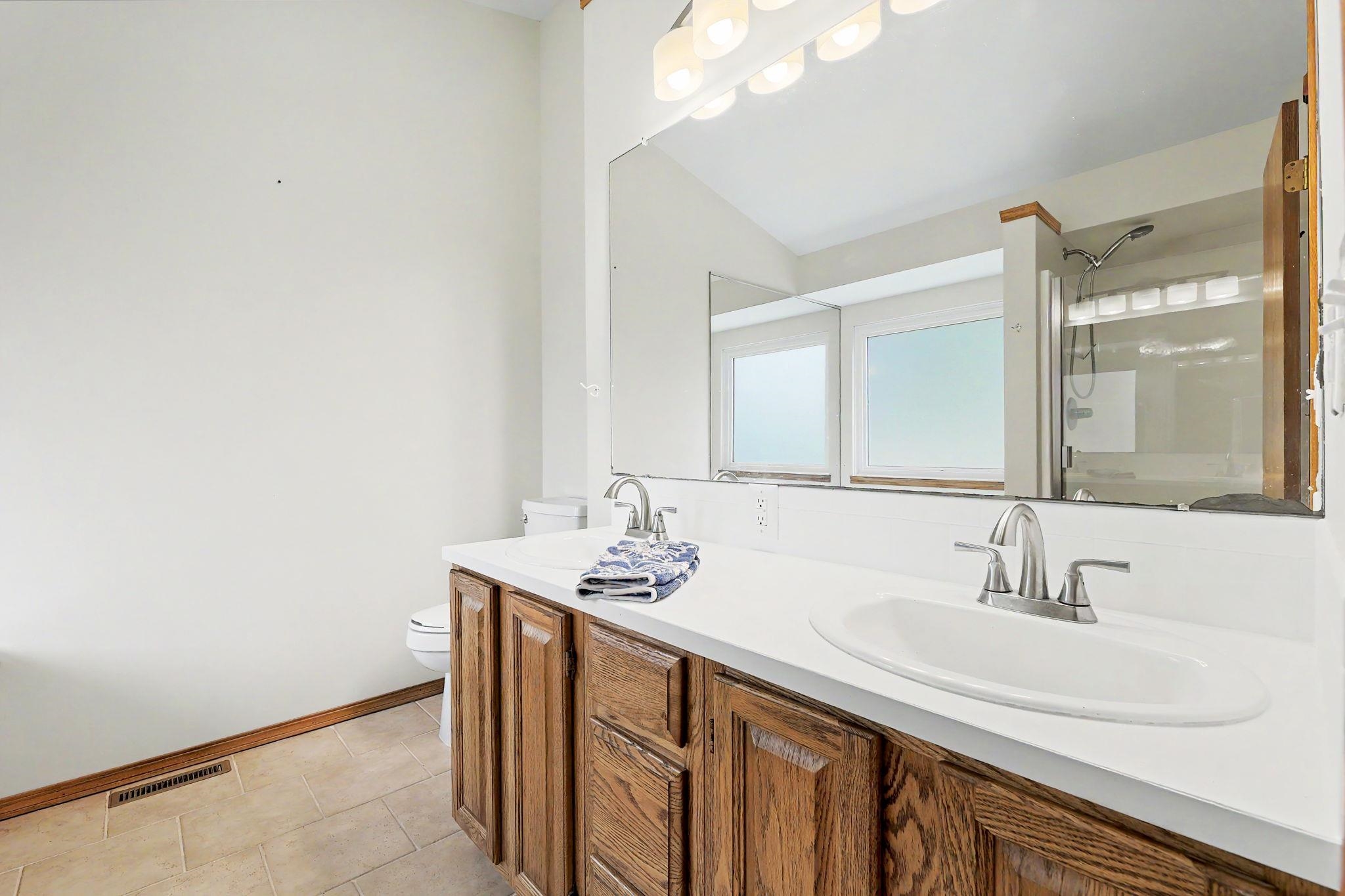 1707 E Oxford Cir Property Photo 15