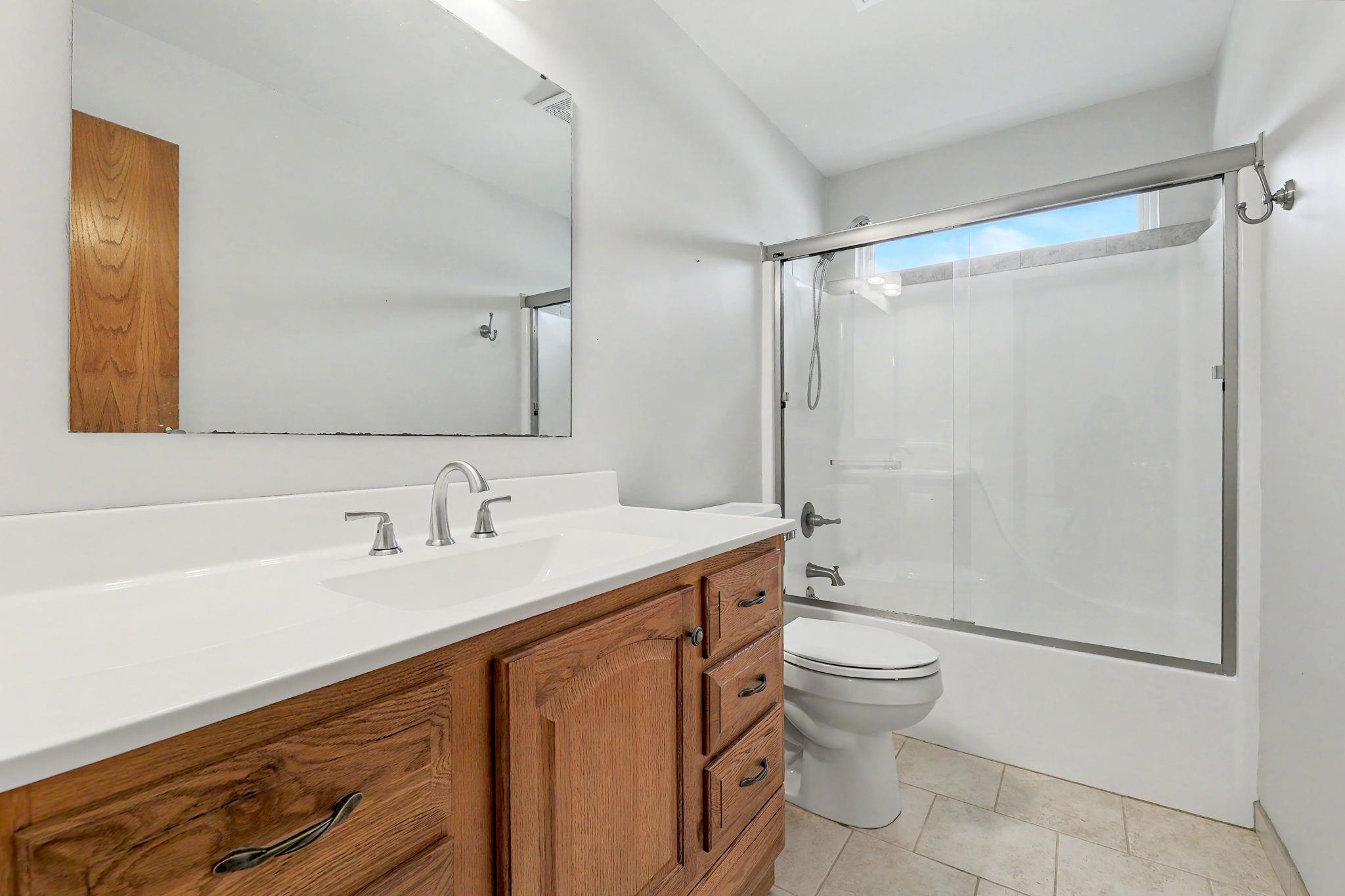 1707 E Oxford Cir Property Photo 19