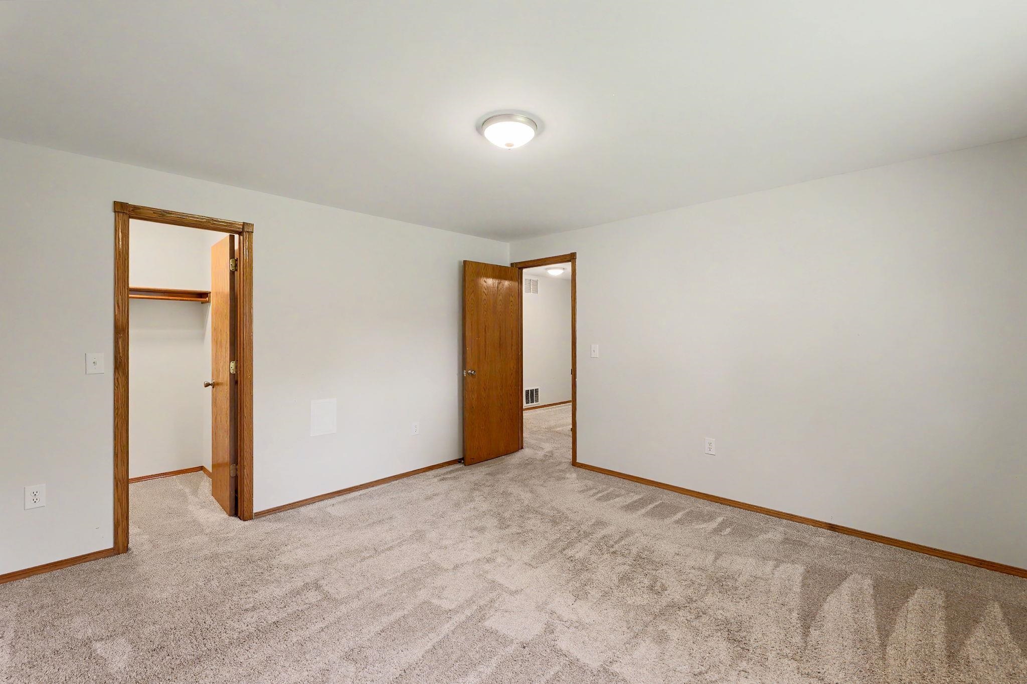 1707 E Oxford Cir Property Photo 20