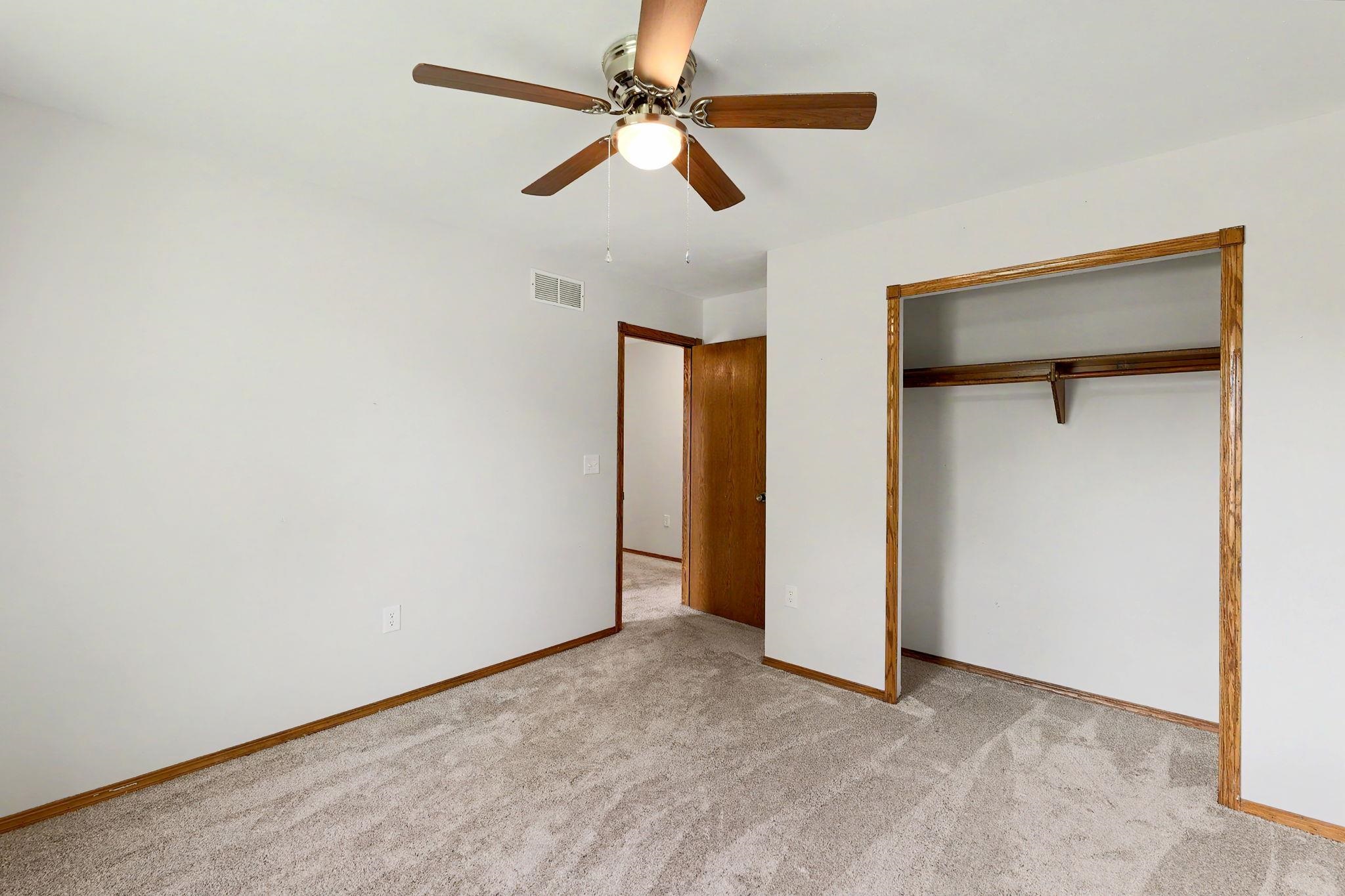 1707 E Oxford Cir Property Photo 24