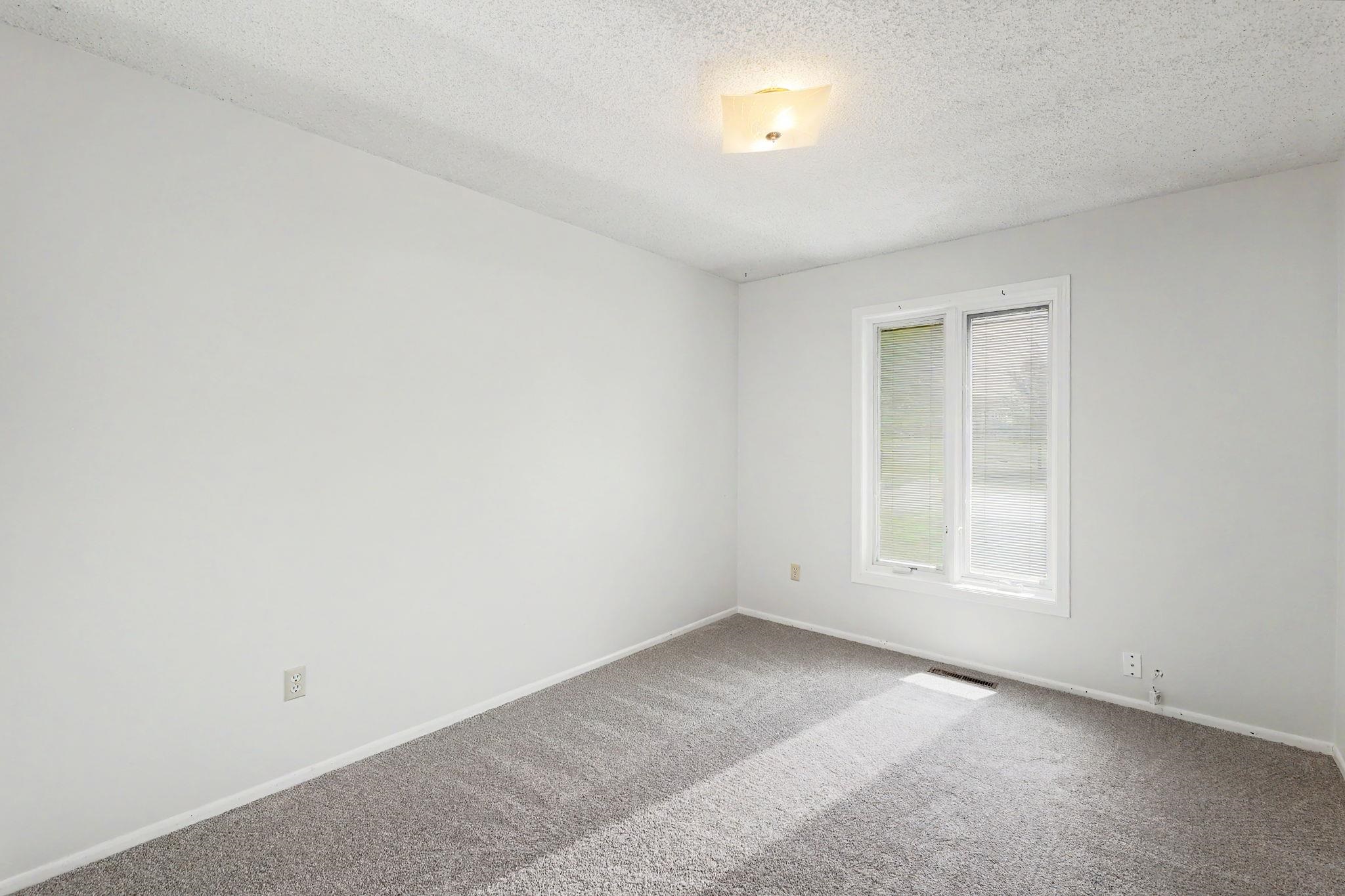 701 N Oak Forest Ln Property Photo 10