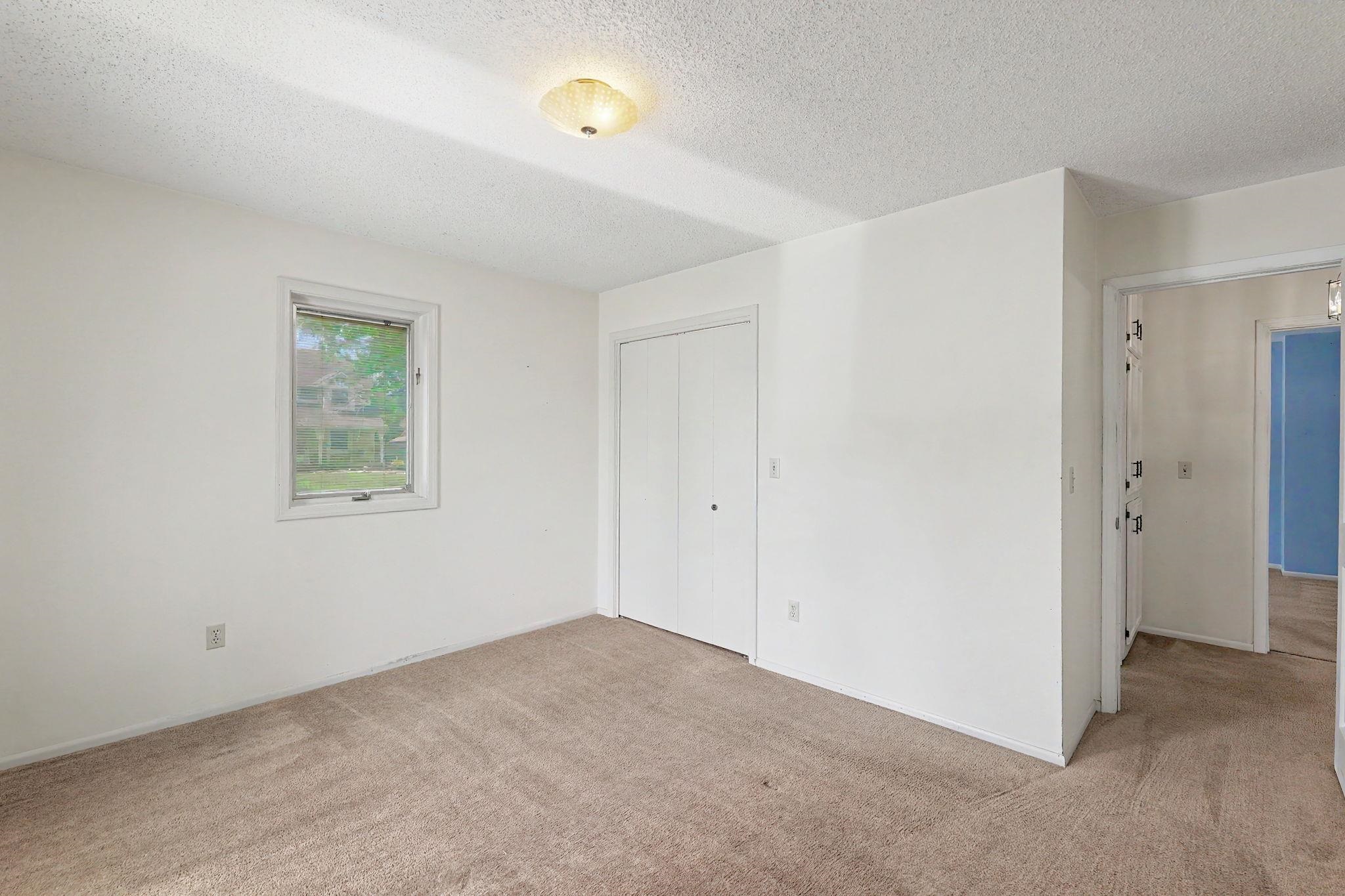 701 N Oak Forest Ln Property Photo 11