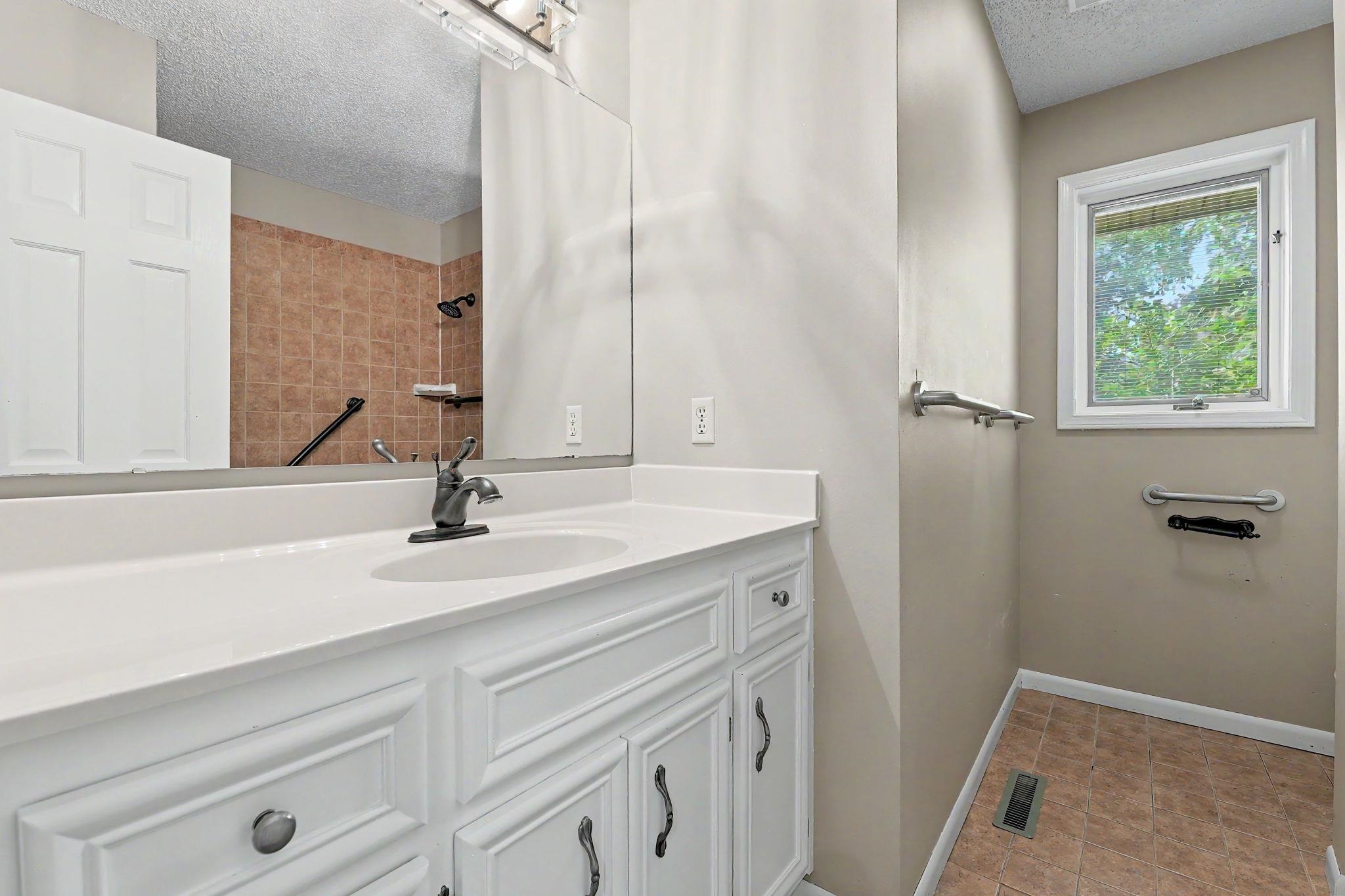701 N Oak Forest Ln Property Photo 12