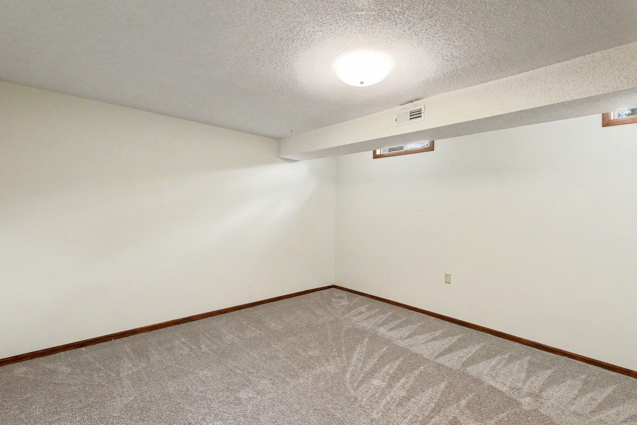 701 N Oak Forest Ln Property Photo 22