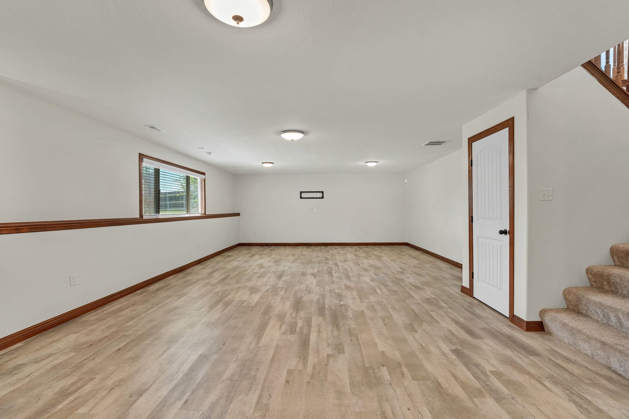 2801 N Emerson Property Photo 21