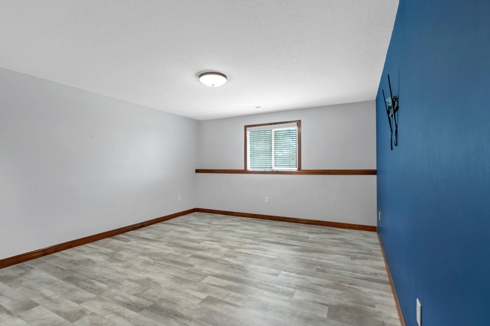 2801 N Emerson Property Photo 24
