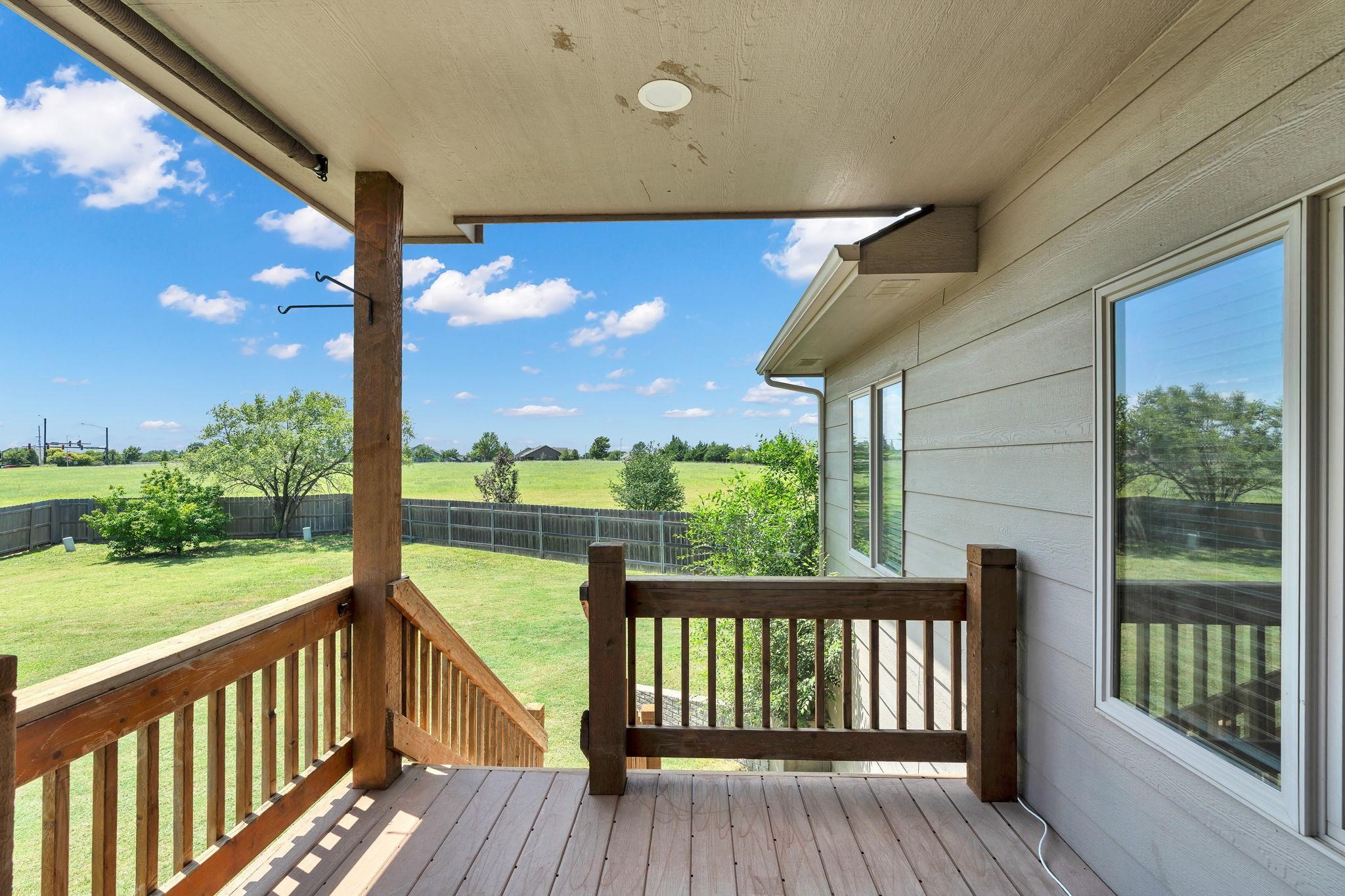 2801 N Emerson Property Photo 27