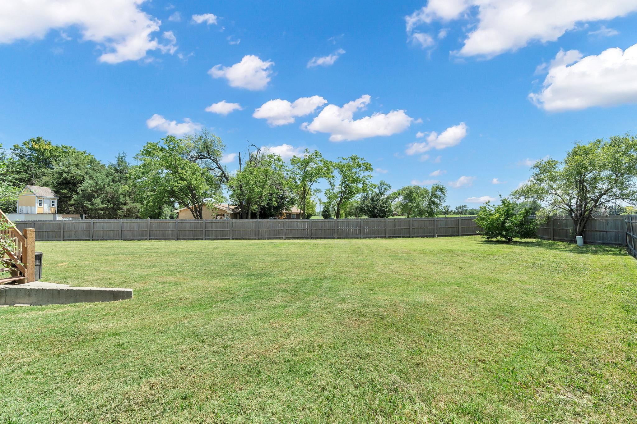 2801 N Emerson Property Photo 30