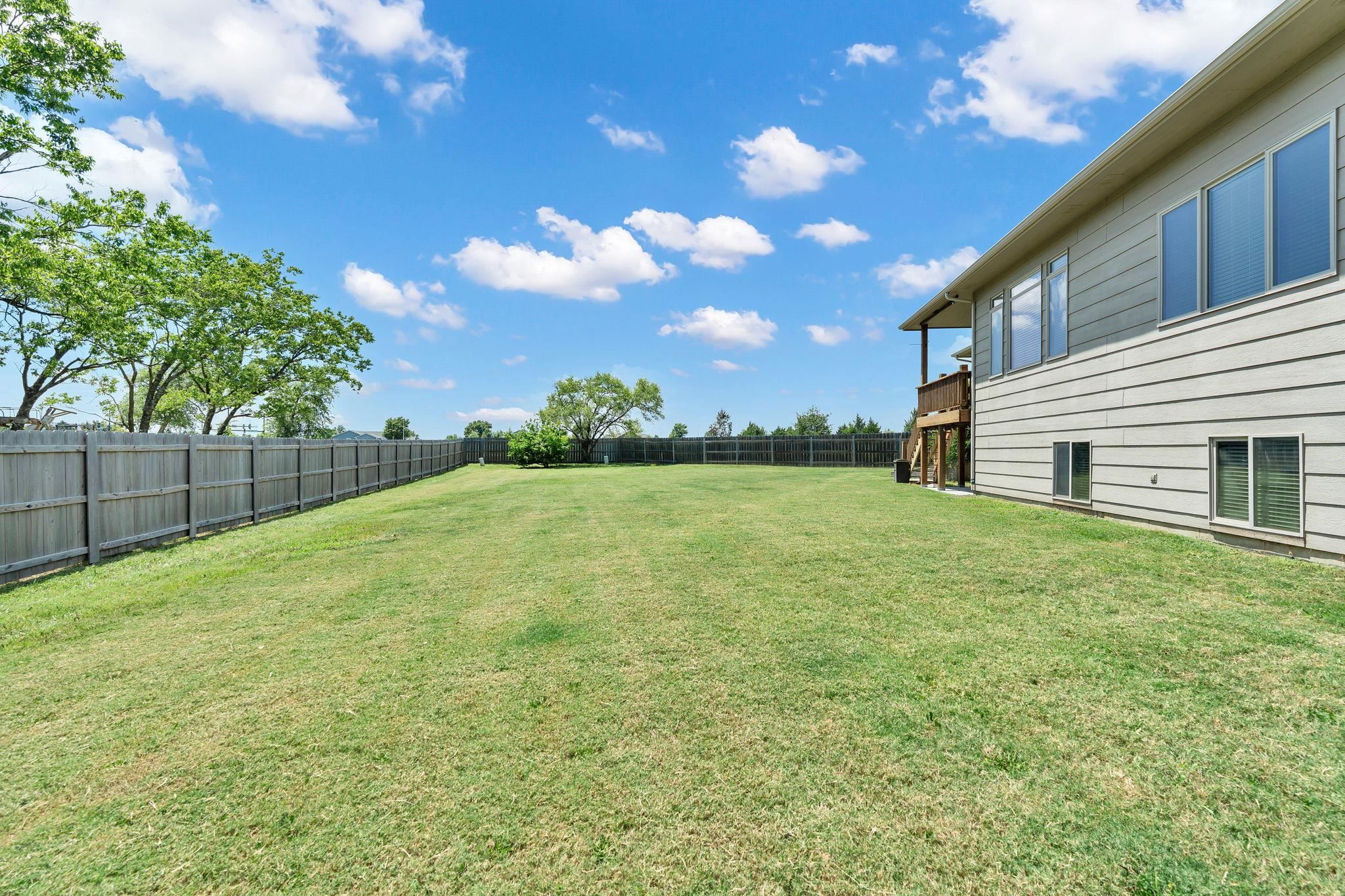 2801 N Emerson Property Photo 31