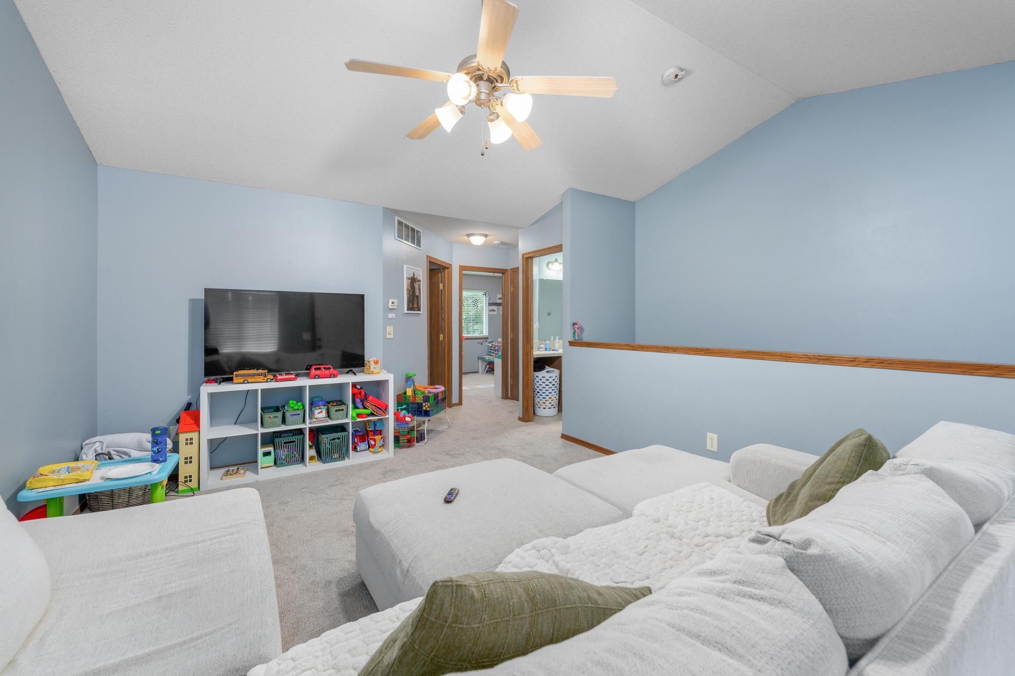 3811 N Pepper Ridge St Property Photo 4