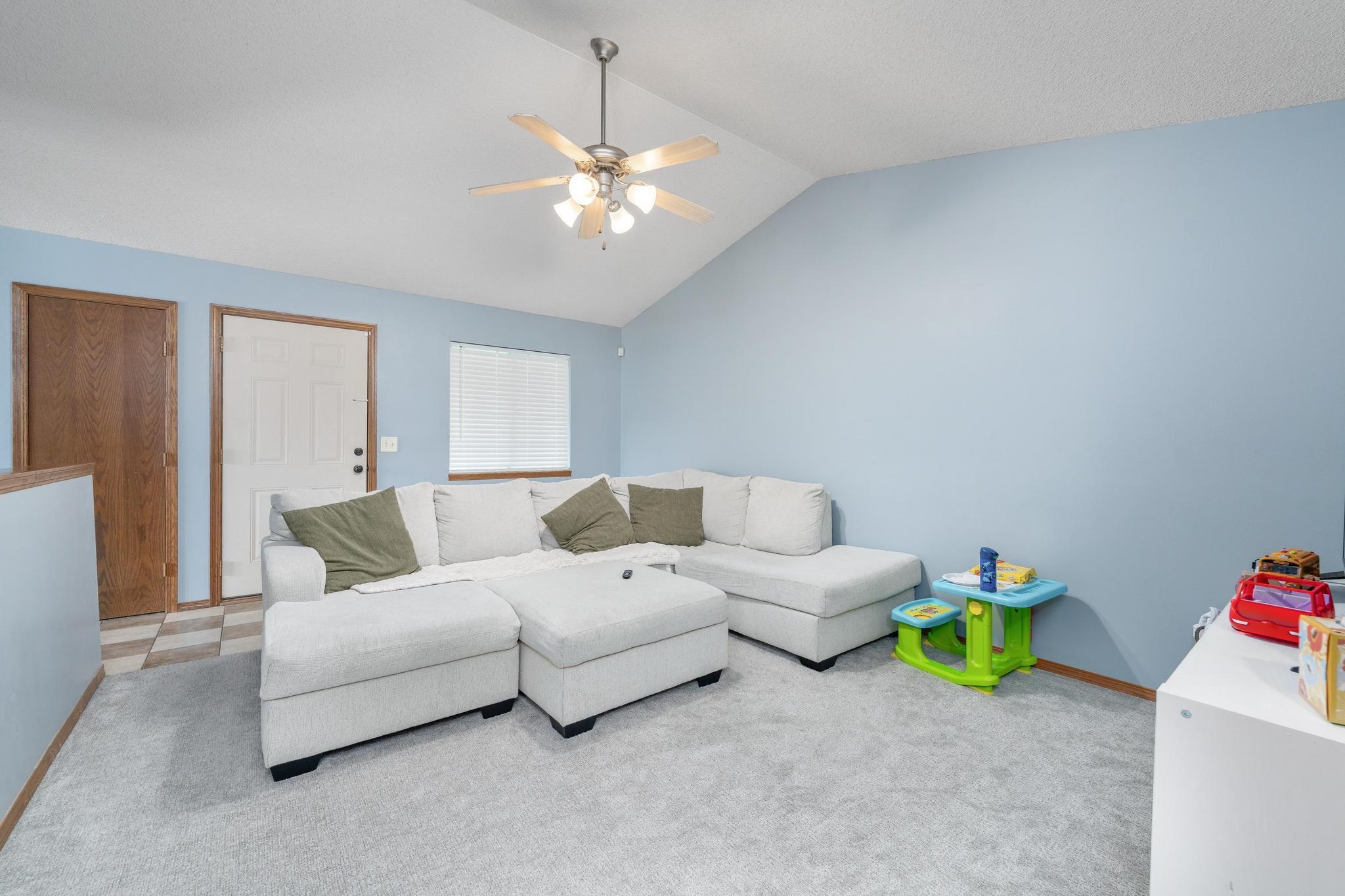 3811 N Pepper Ridge St Property Photo 5