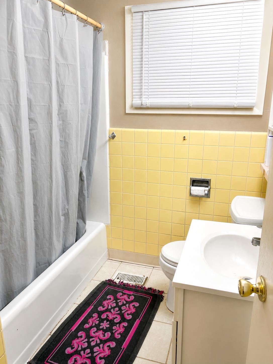 142 Taft Ct. Property Photo 4