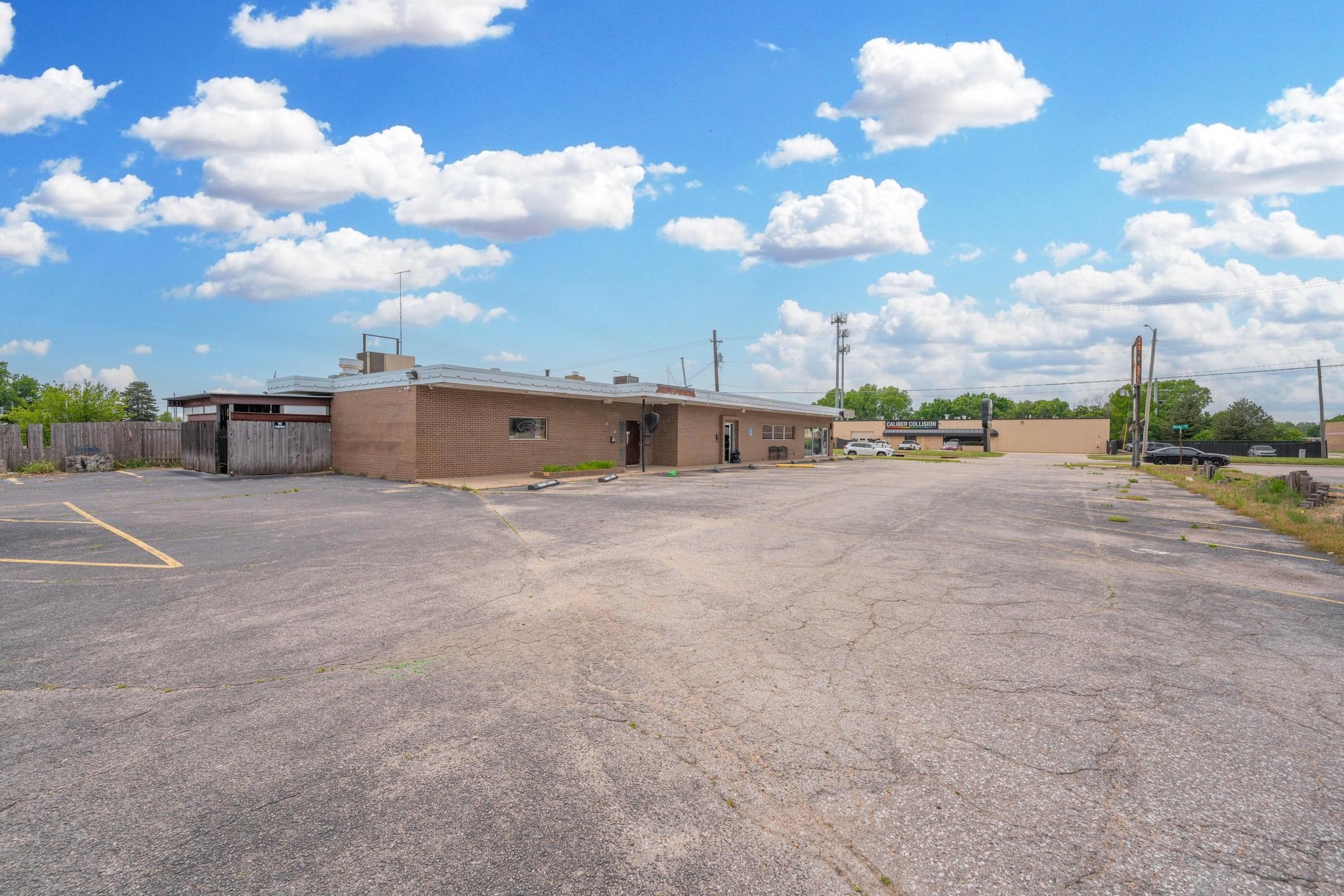 2502 S Oliver Ave Property Photo 15