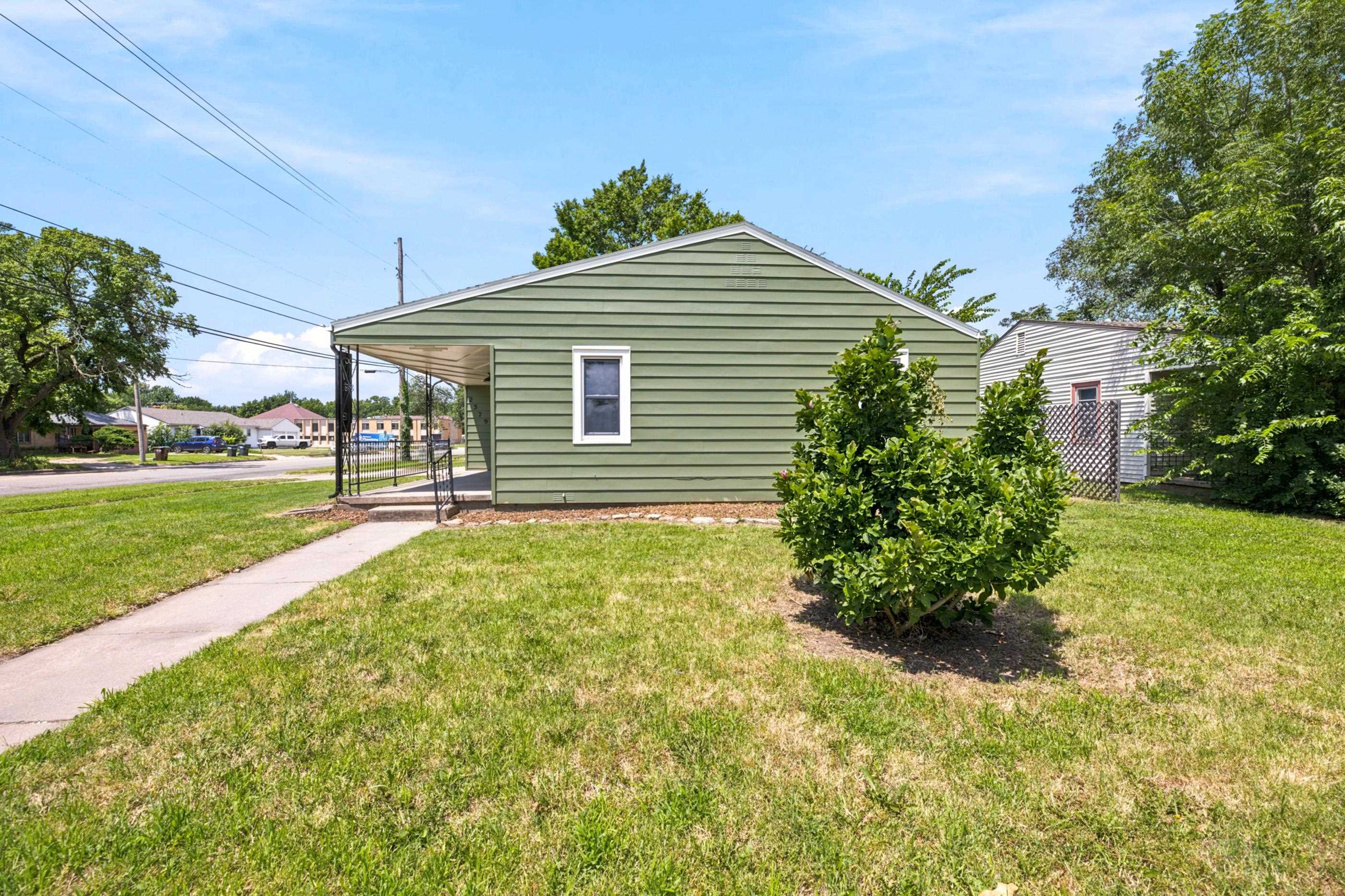 2379 S Volutsia Ave Property Photo 3