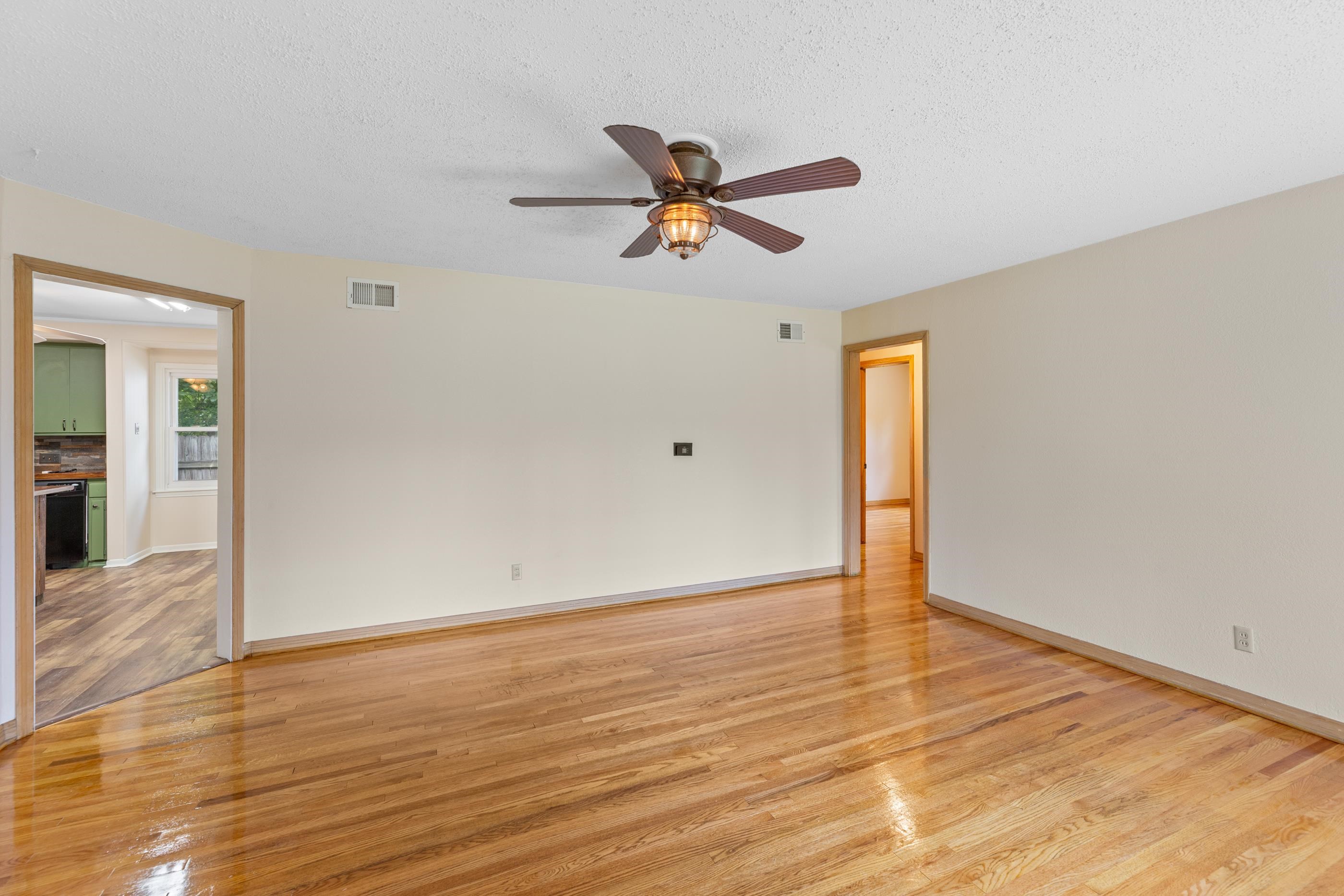 2379 S Volutsia Ave Property Photo 6