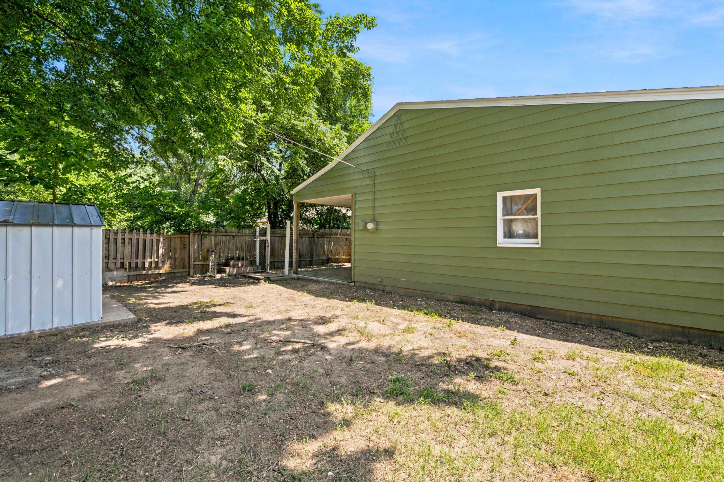 2379 S Volutsia Ave Property Photo 27