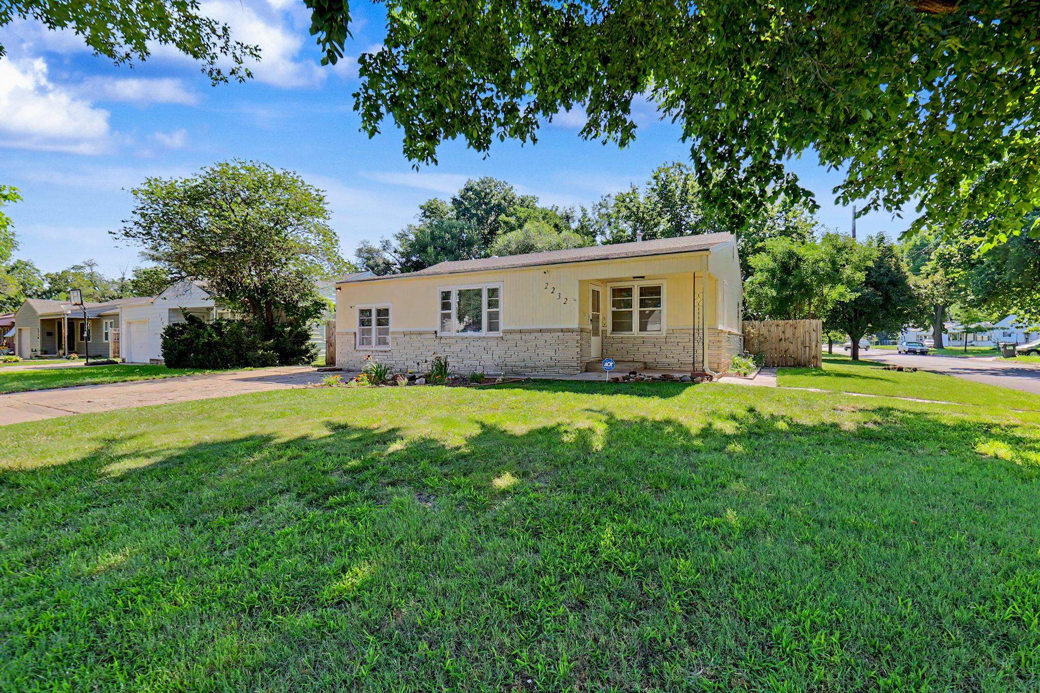 2232 S Estelle Property Photo 1