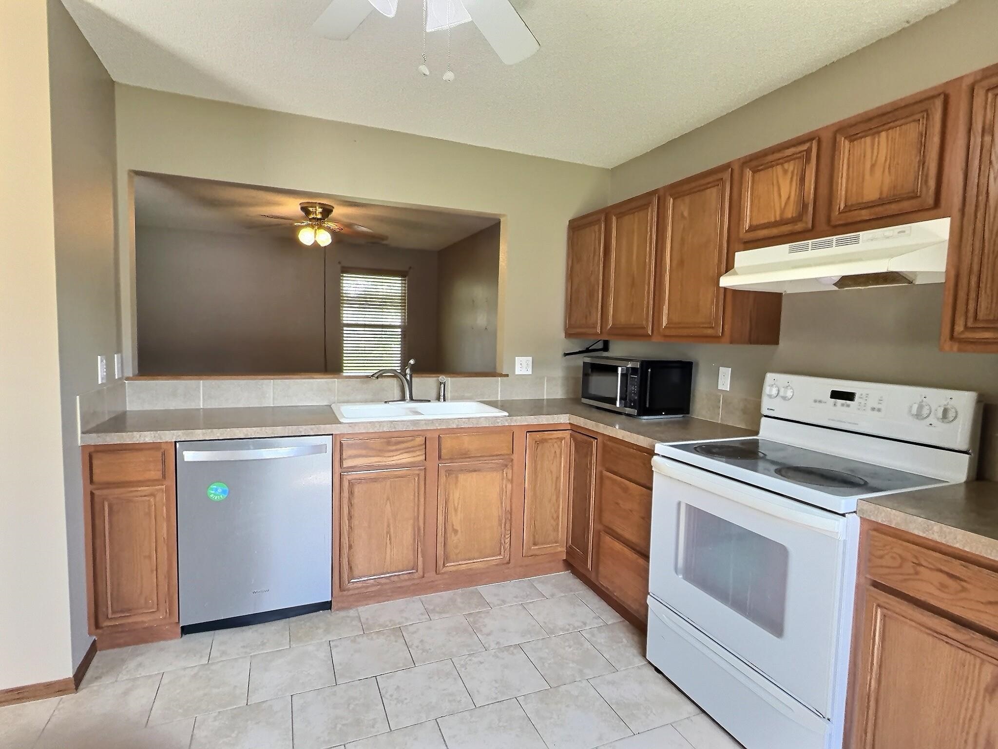 258 S Lamar Property Photo 5