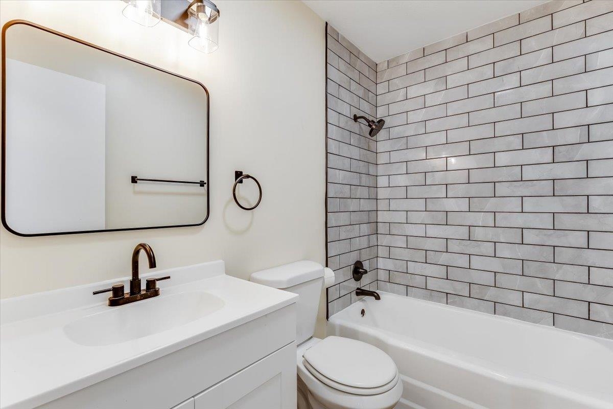 3426 S Osage Property Photo 16