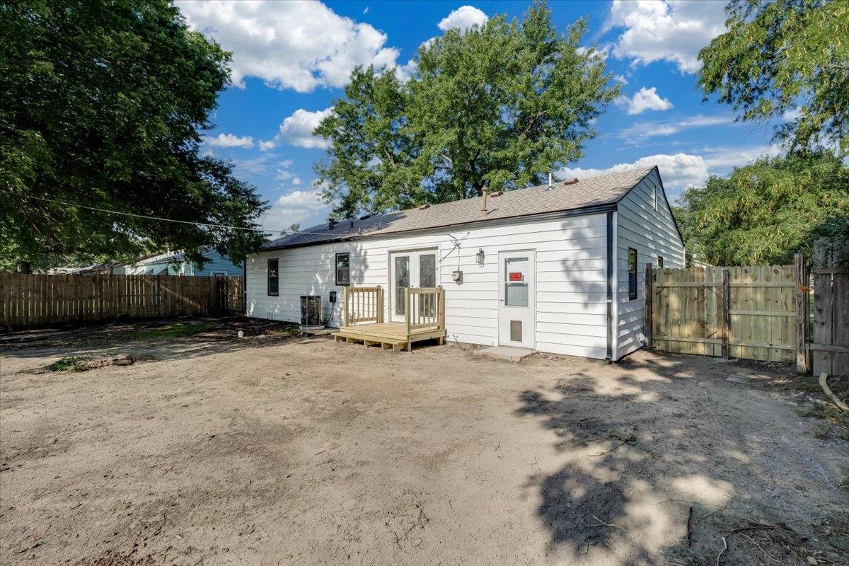 3426 S Osage Property Photo 23