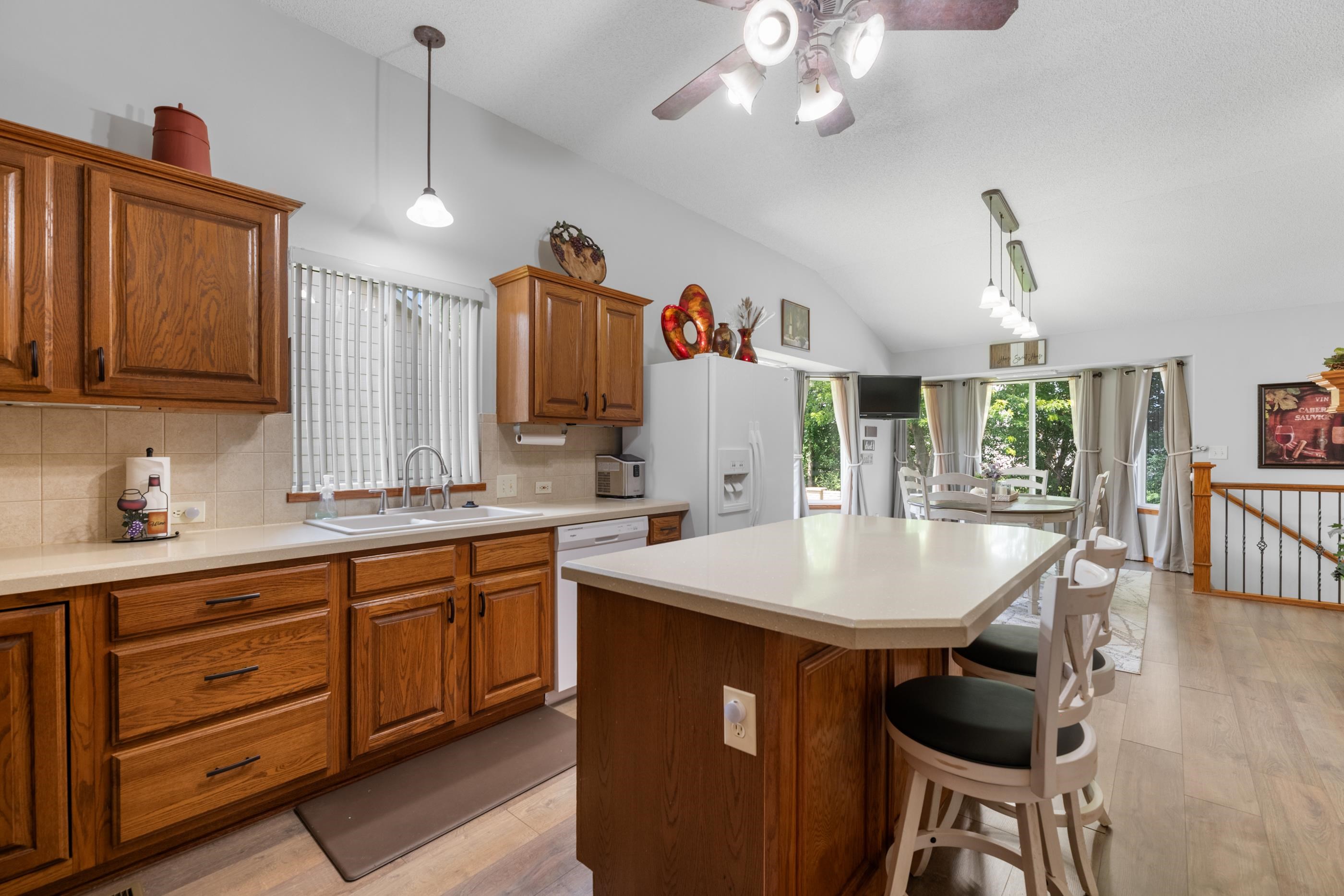 3202 N Wild Rose Property Photo 9