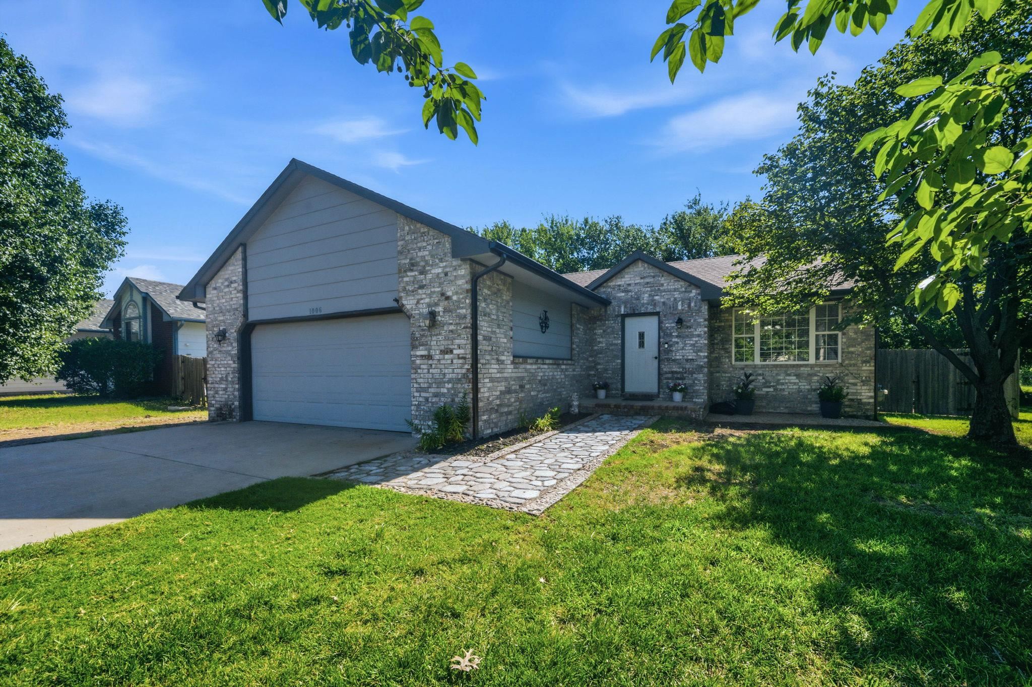 1006 N Park Road Property Photo 2