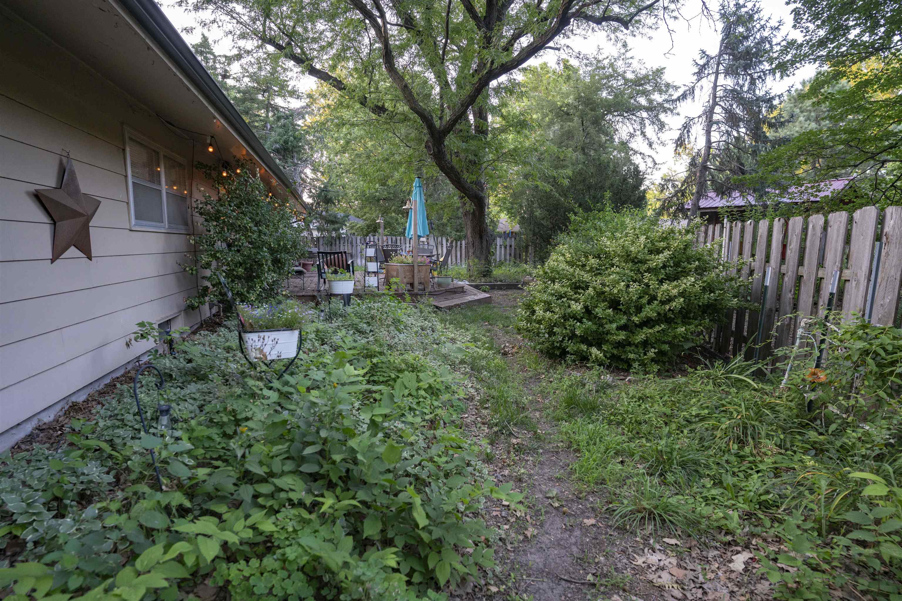 320 S Erb St Property Photo 5