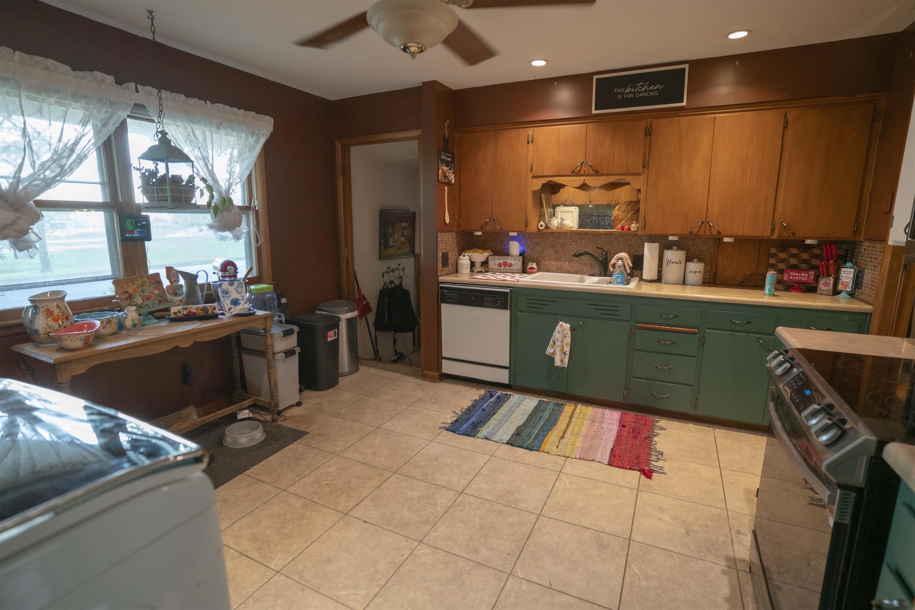 320 S Erb St Property Photo 15