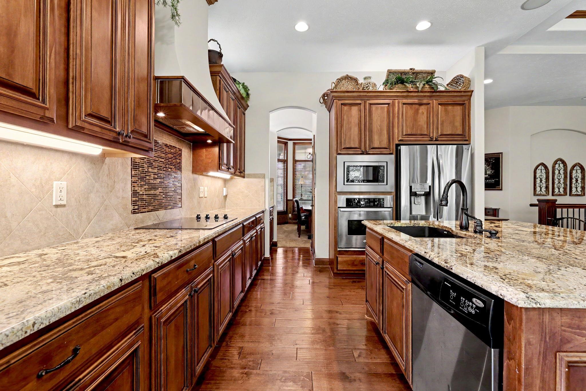 732 N Deerfield Cir Property Photo 8