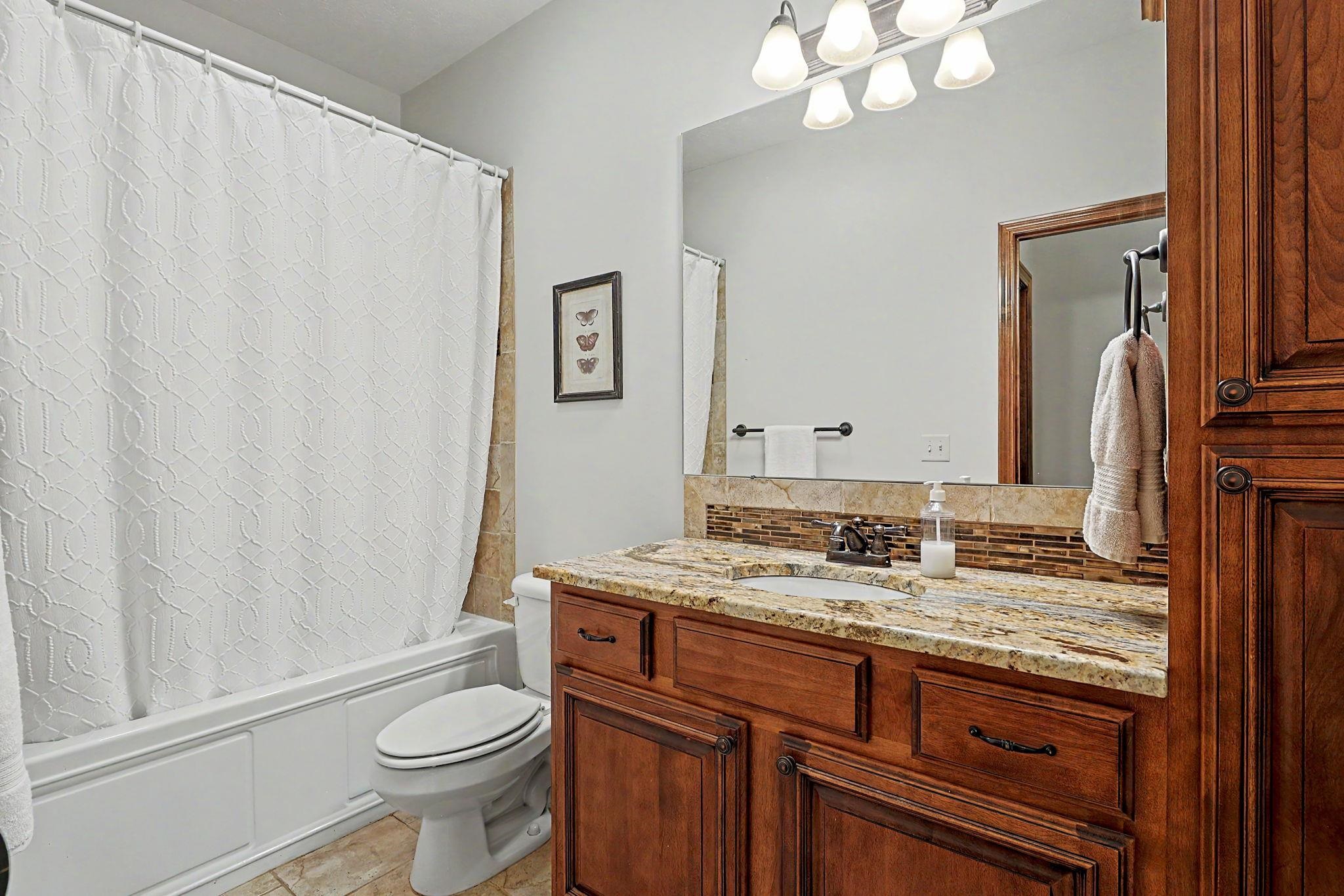 732 N Deerfield Cir Property Photo 16