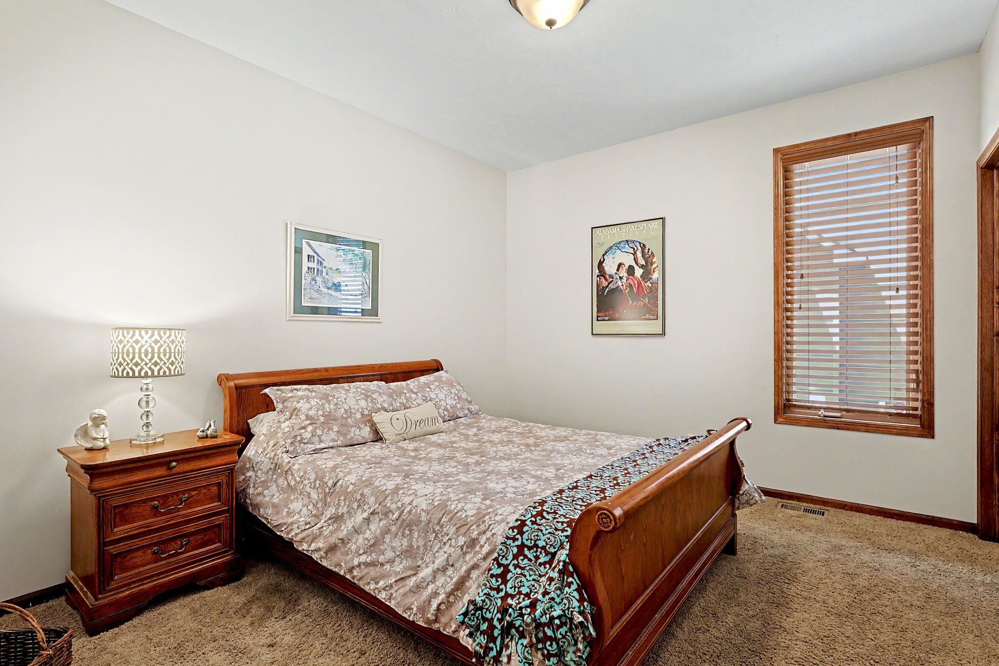 732 N Deerfield Cir Property Photo 17